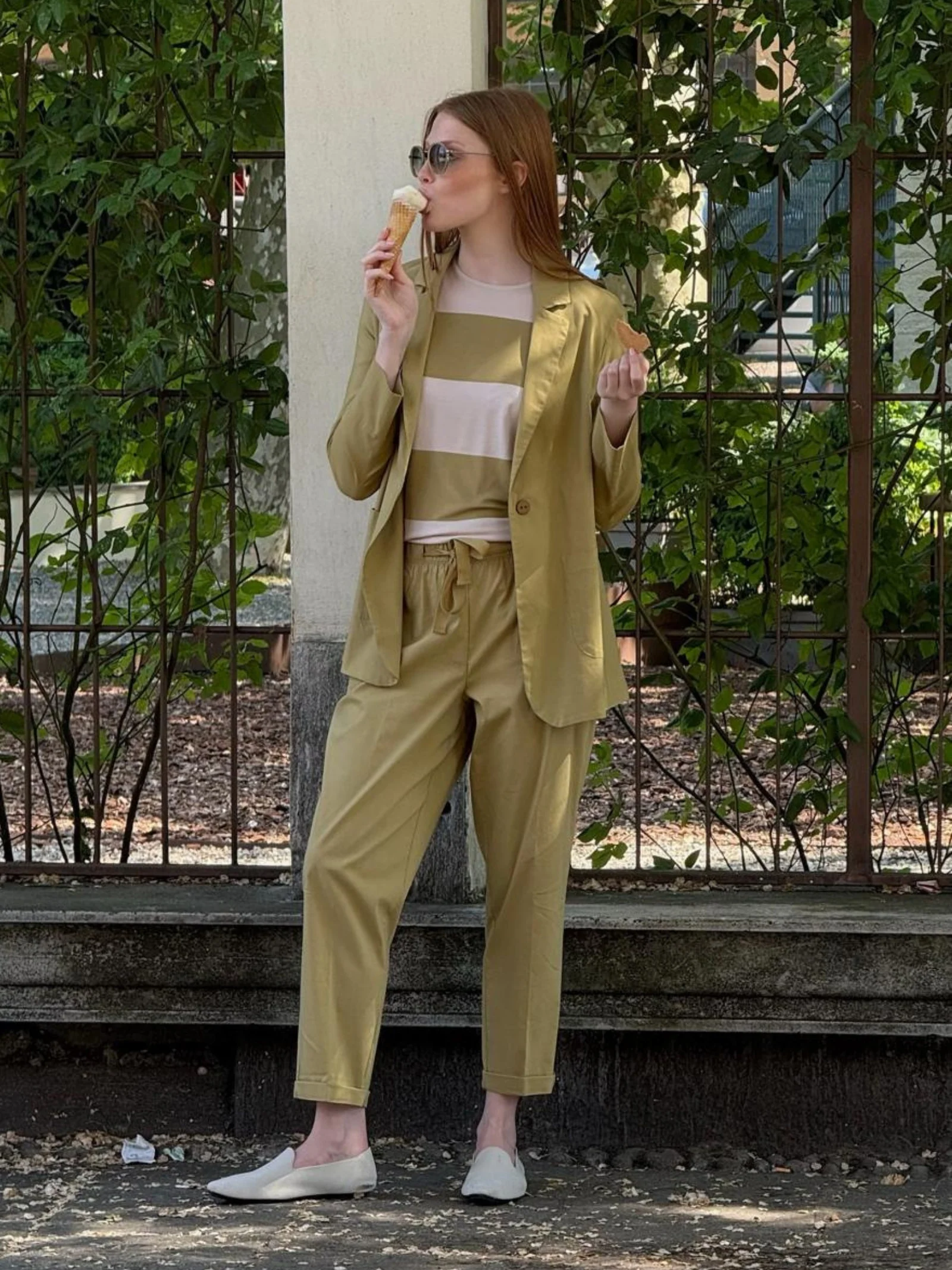 Pantalone jogger con tasche in Super Fresh - Khaki - Image 6