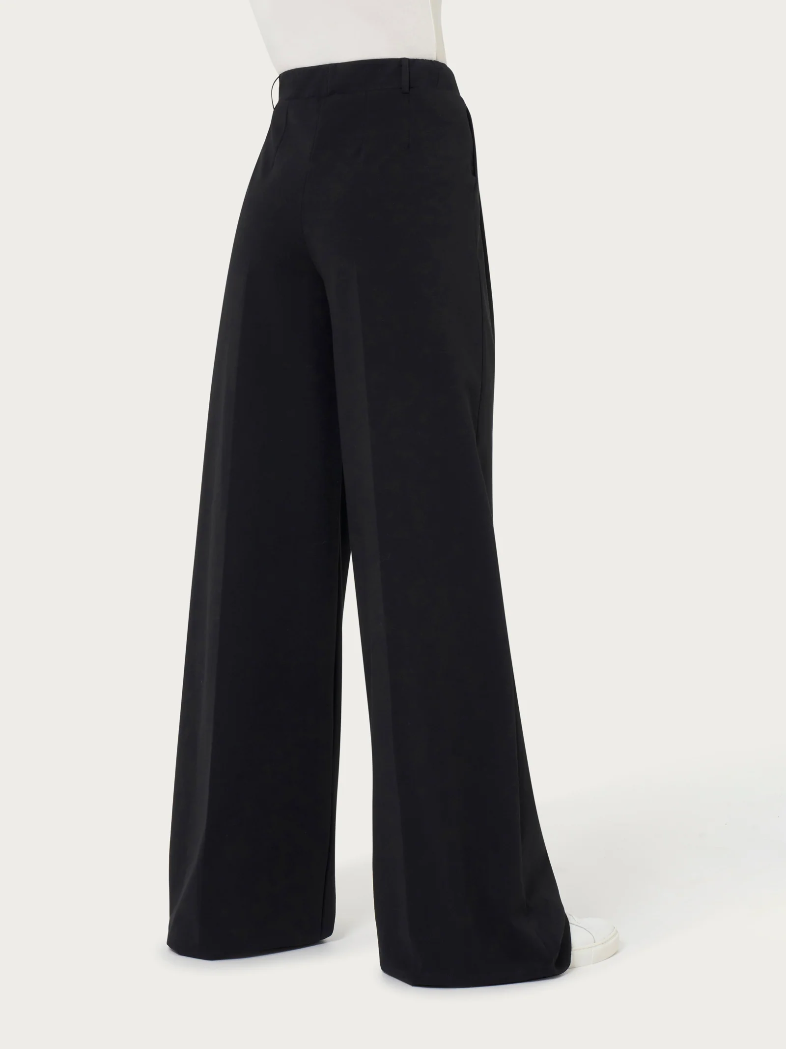 Pantalone lungo a palazzo con tasche e pinces in Compact Light - Nero - Image 2