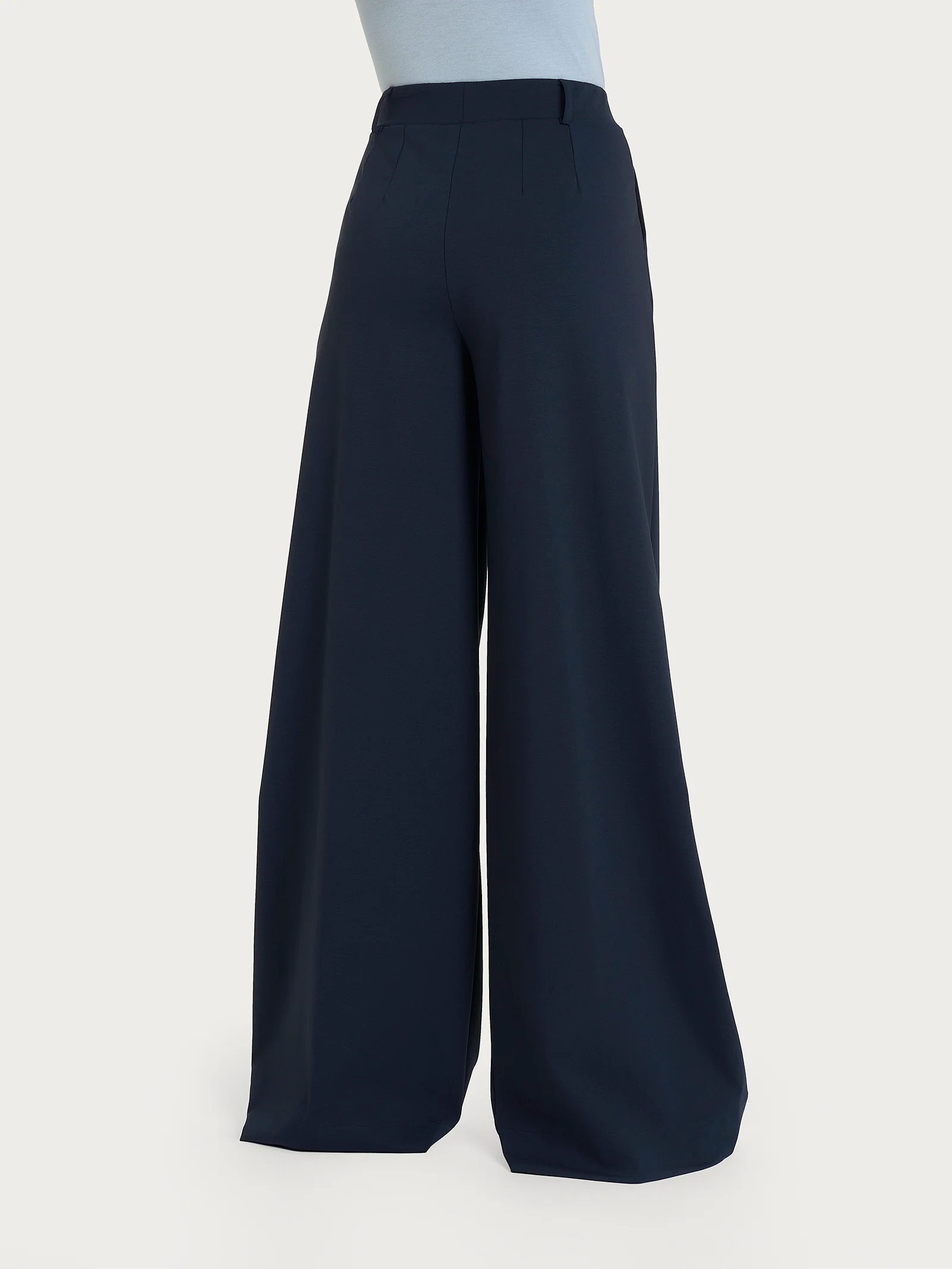 Pantalone lungo a palazzo con tasche e pinces in Compact Light - Bleu - Image 2