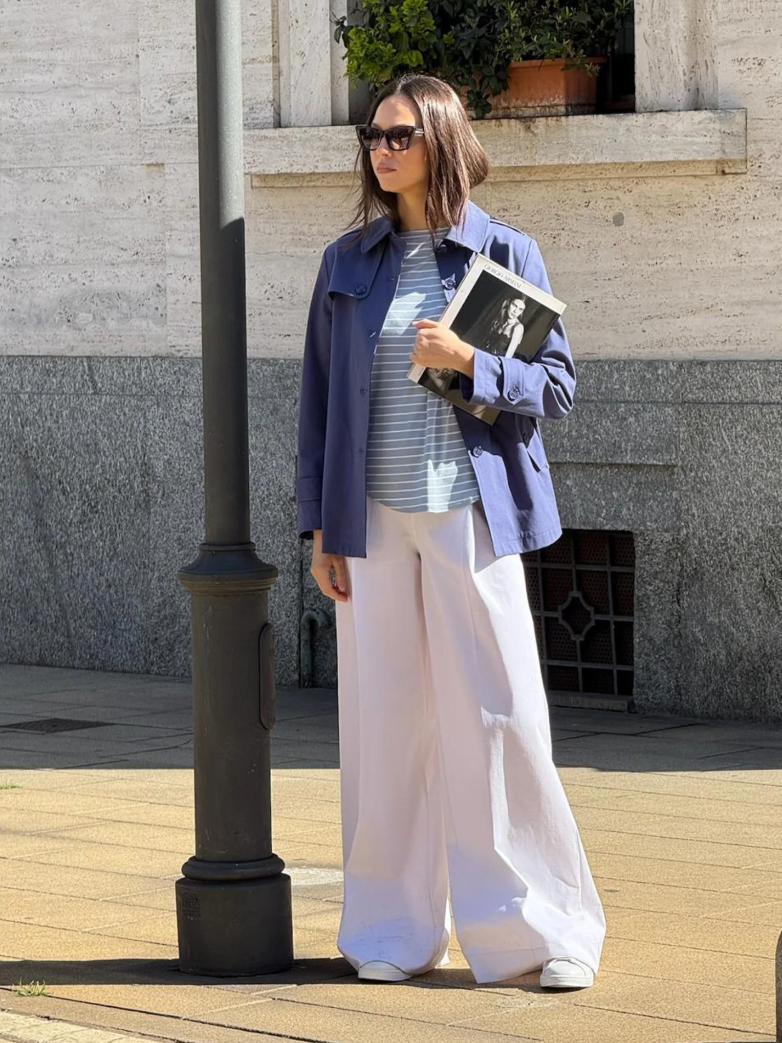 Pantalone lungo a palazzo con tasche e pinces in Compact Light - Bianco - Image 4