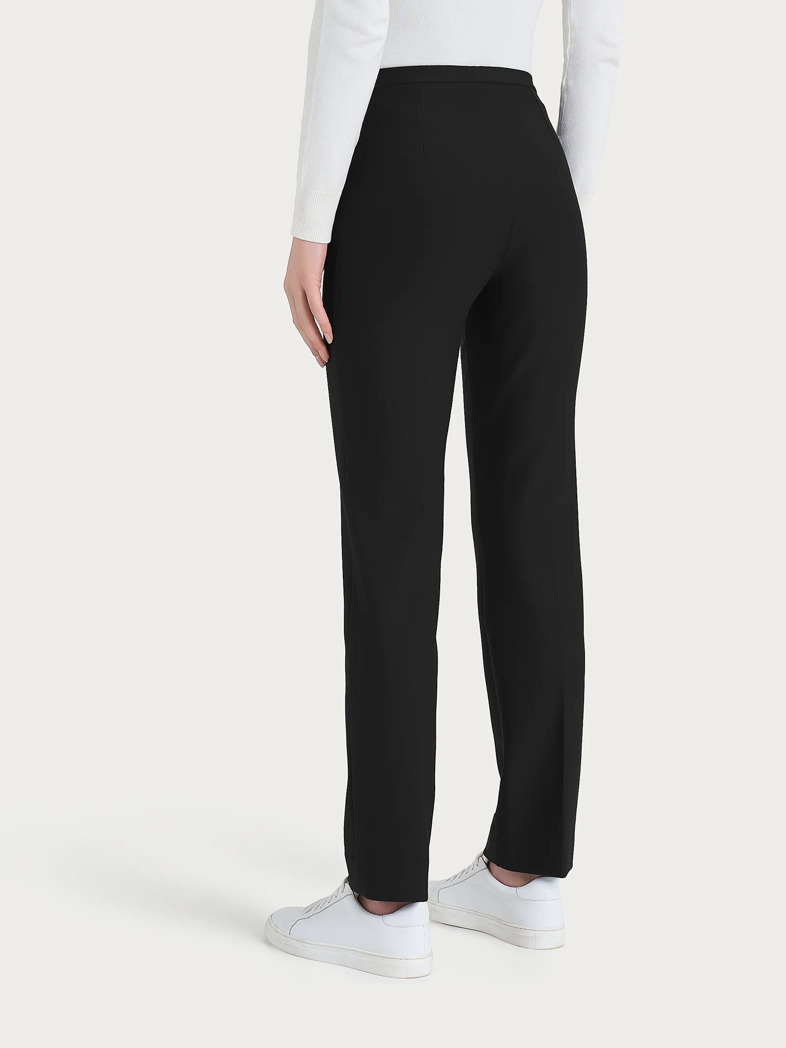 Pantalone modellante dritto con tasche in Compact - Nero - Image 2
