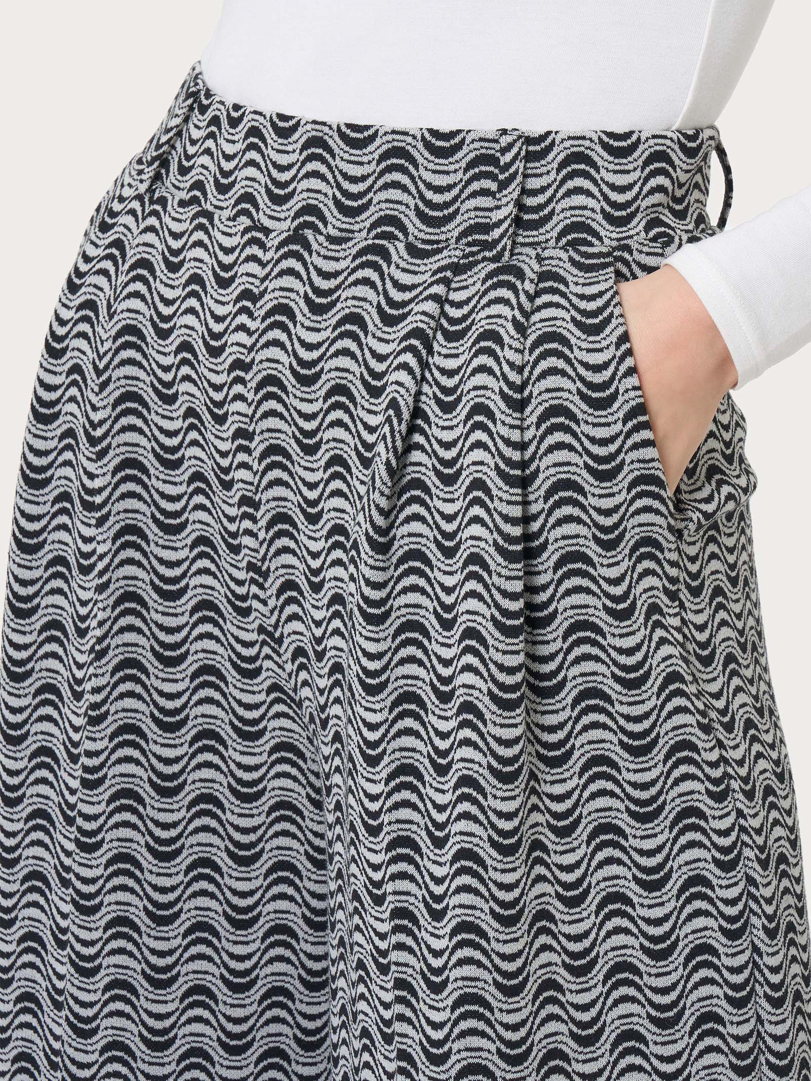 Pantalone palazzo a onde con tasche in Eco Jacquard - Fant.Nero - Image 3