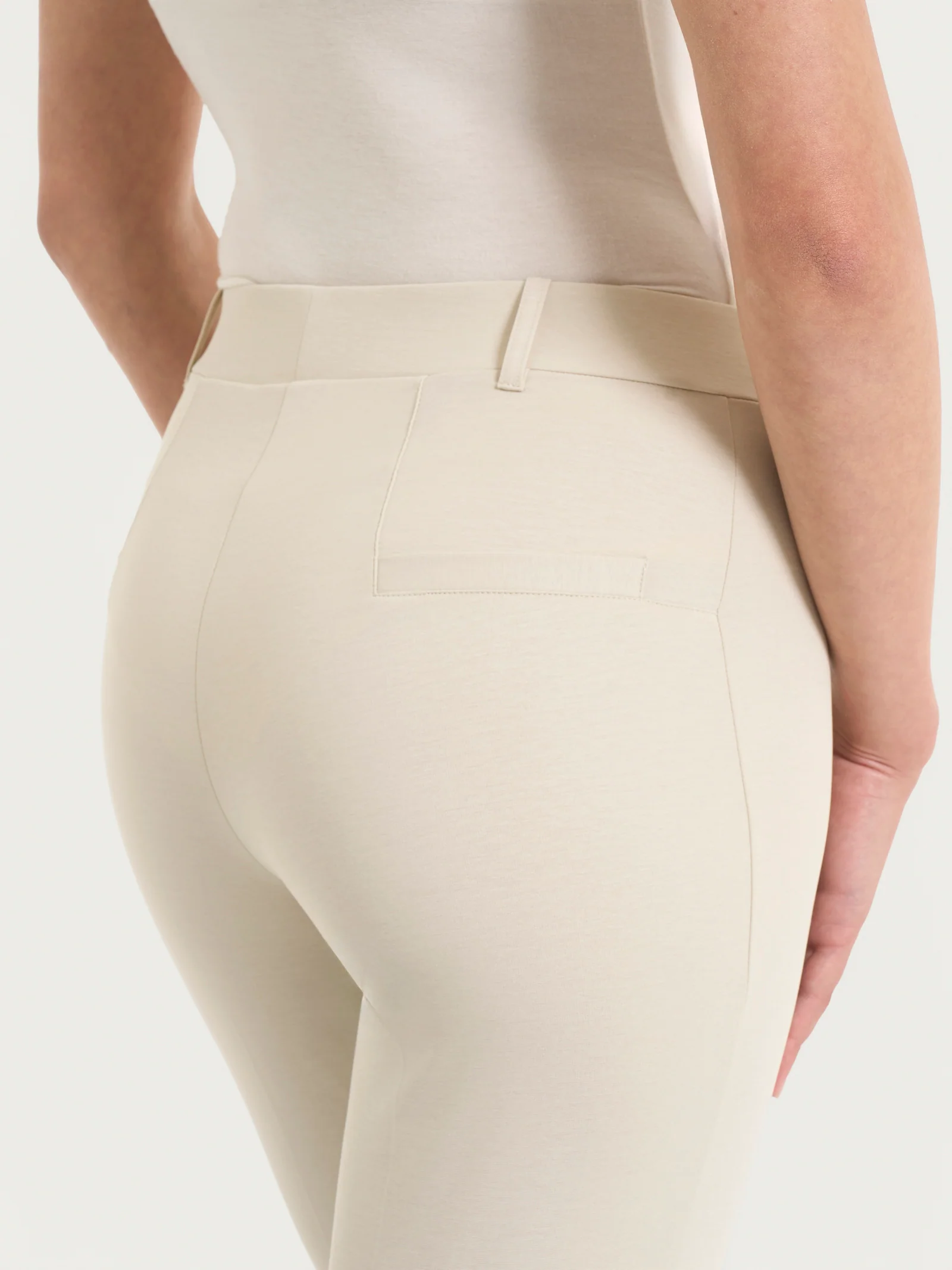 Pantalone slim dritto in Compact Light - Champignon - Image 3
