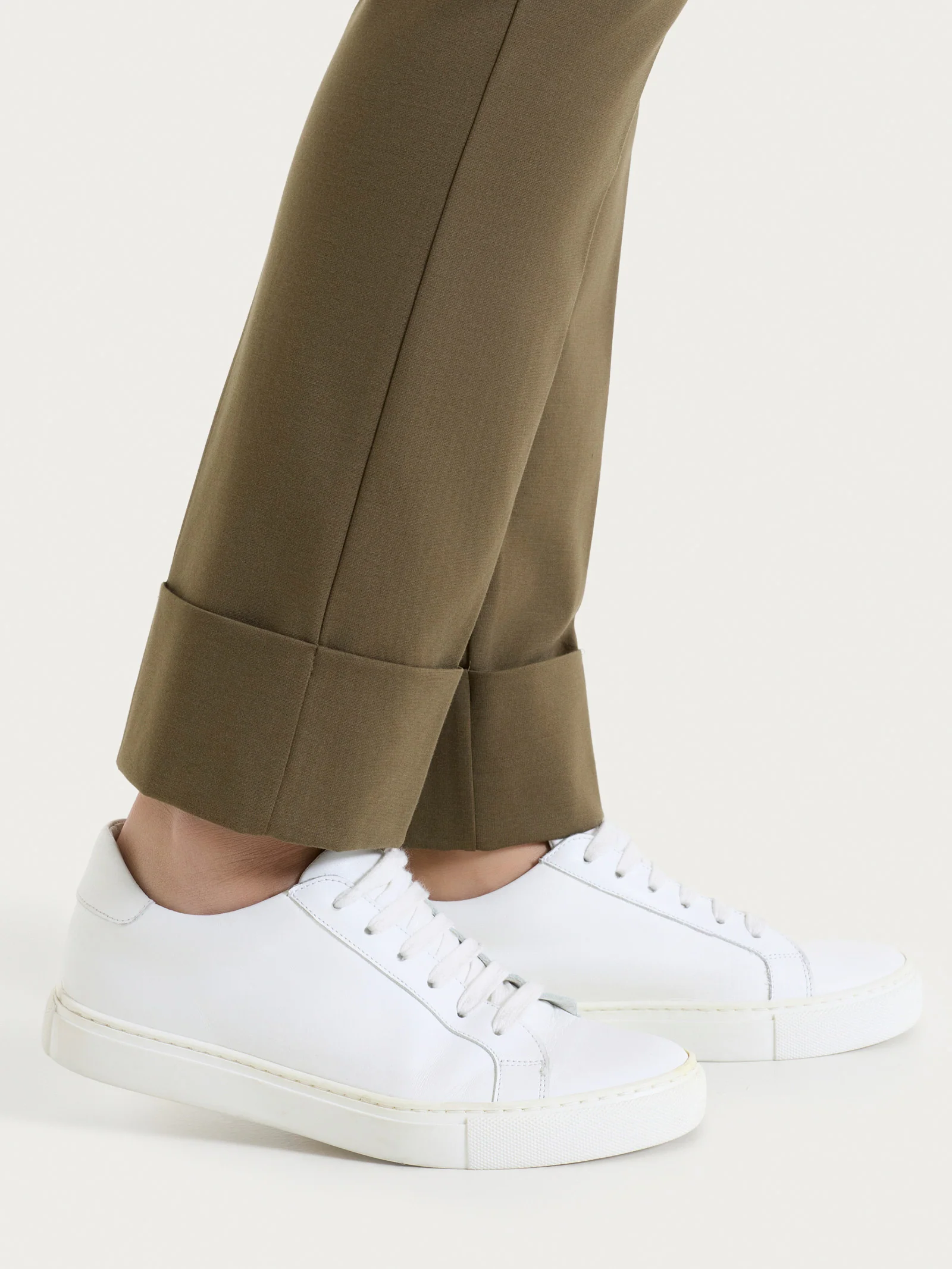 Pantalone slim dritto in Compact Light - Dark Olive - Image 4