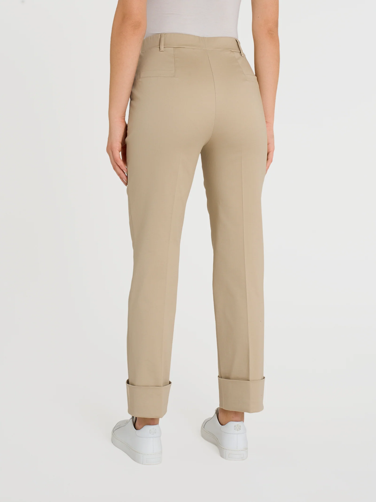 Pantalone slim dritto in Satin Power - Irish Cream - Image 3