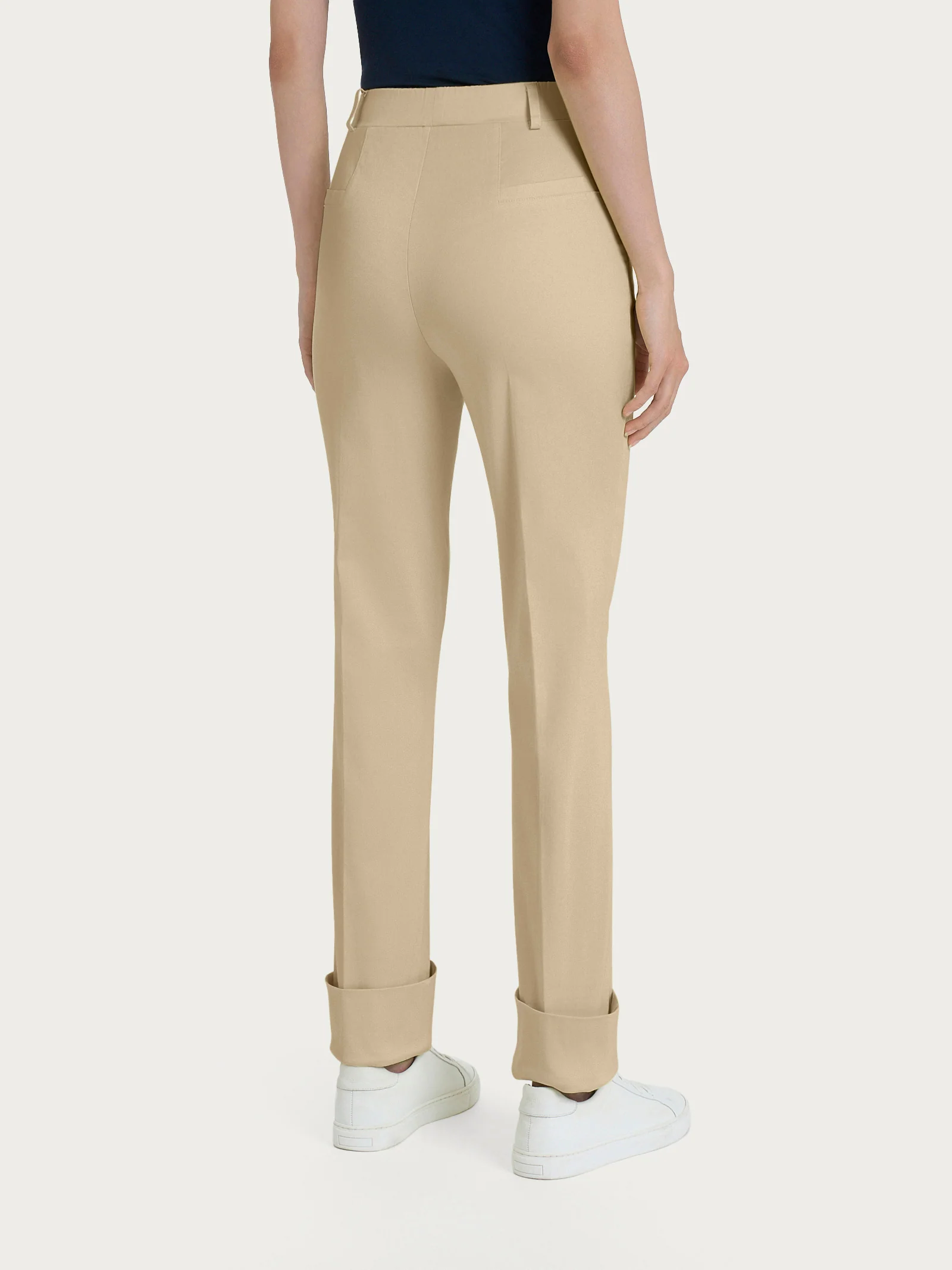 Pantalone slim dritto in Satin Power - Irish Cream - Image 4