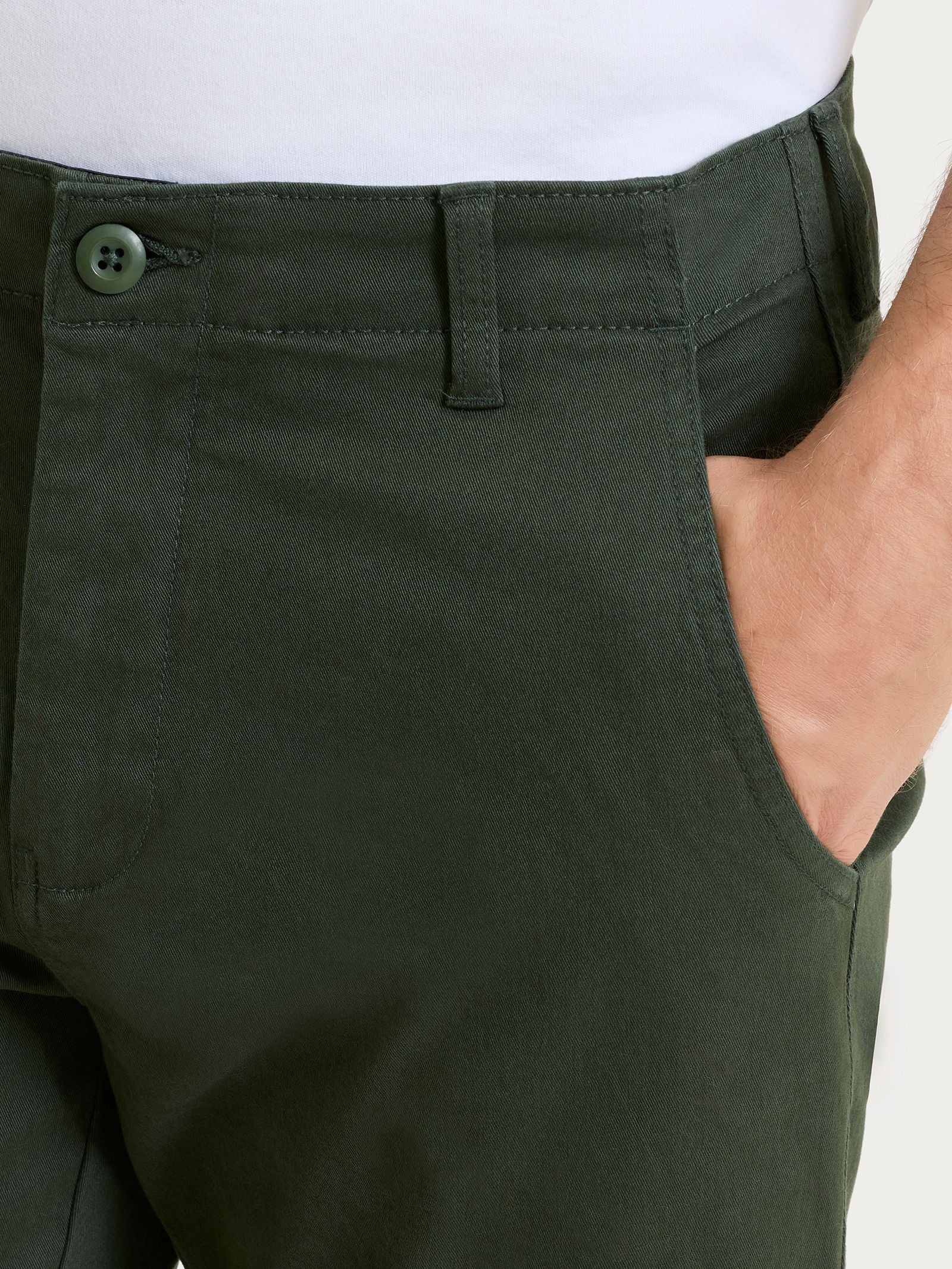Pantaloni Chino in Twill di Eco Cotton -  Kombu Green - Image 3