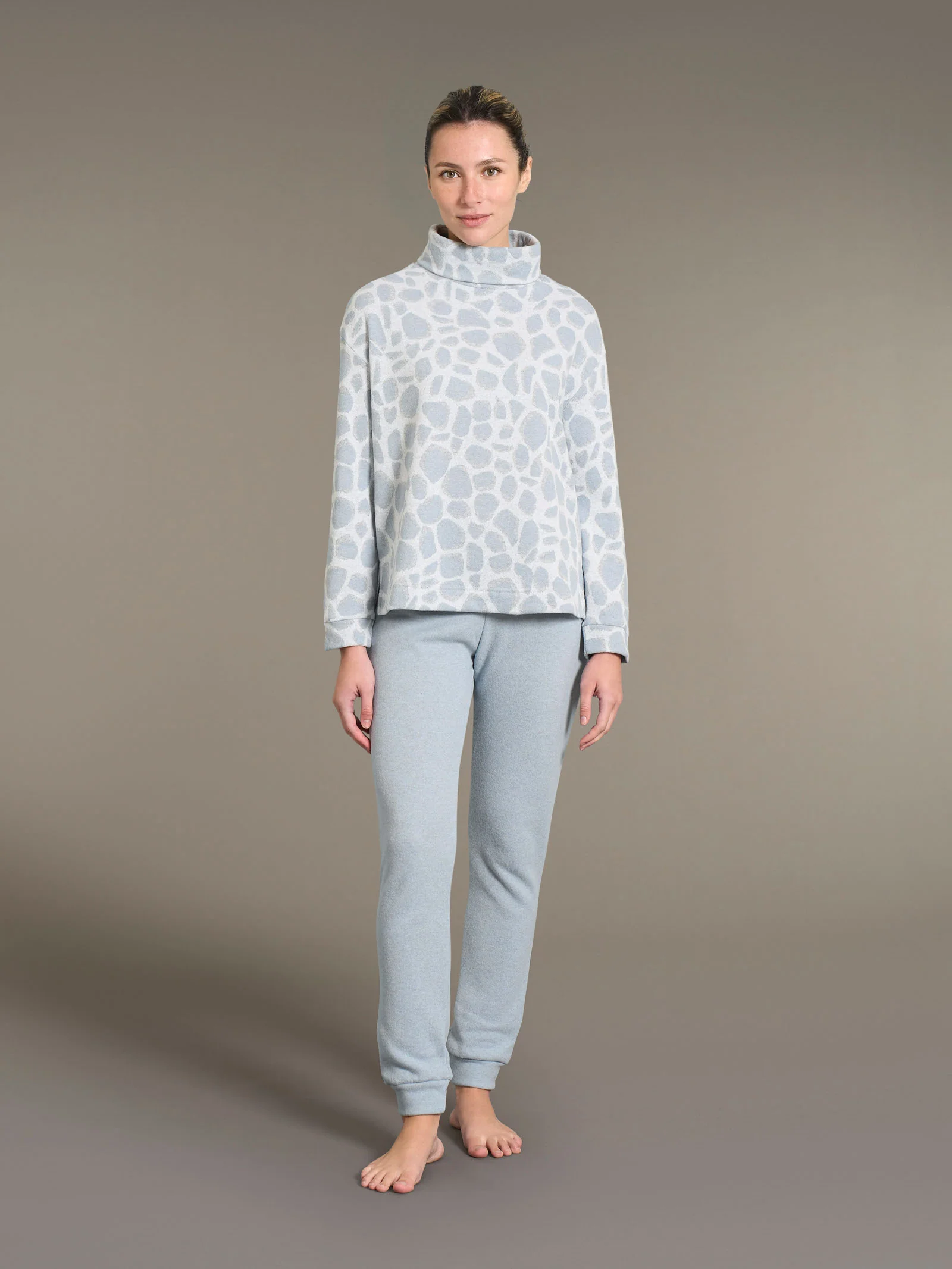 Pigiama a ciambella con fantasia animalier in cotton eco pile - Fant.Nebbia