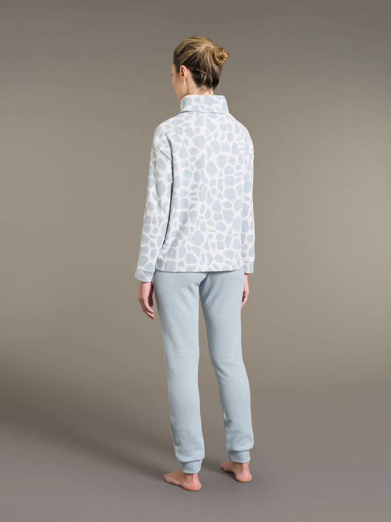 Pigiama a ciambella con fantasia animalier in cotton eco pile - Fant.Nebbia - Image 2