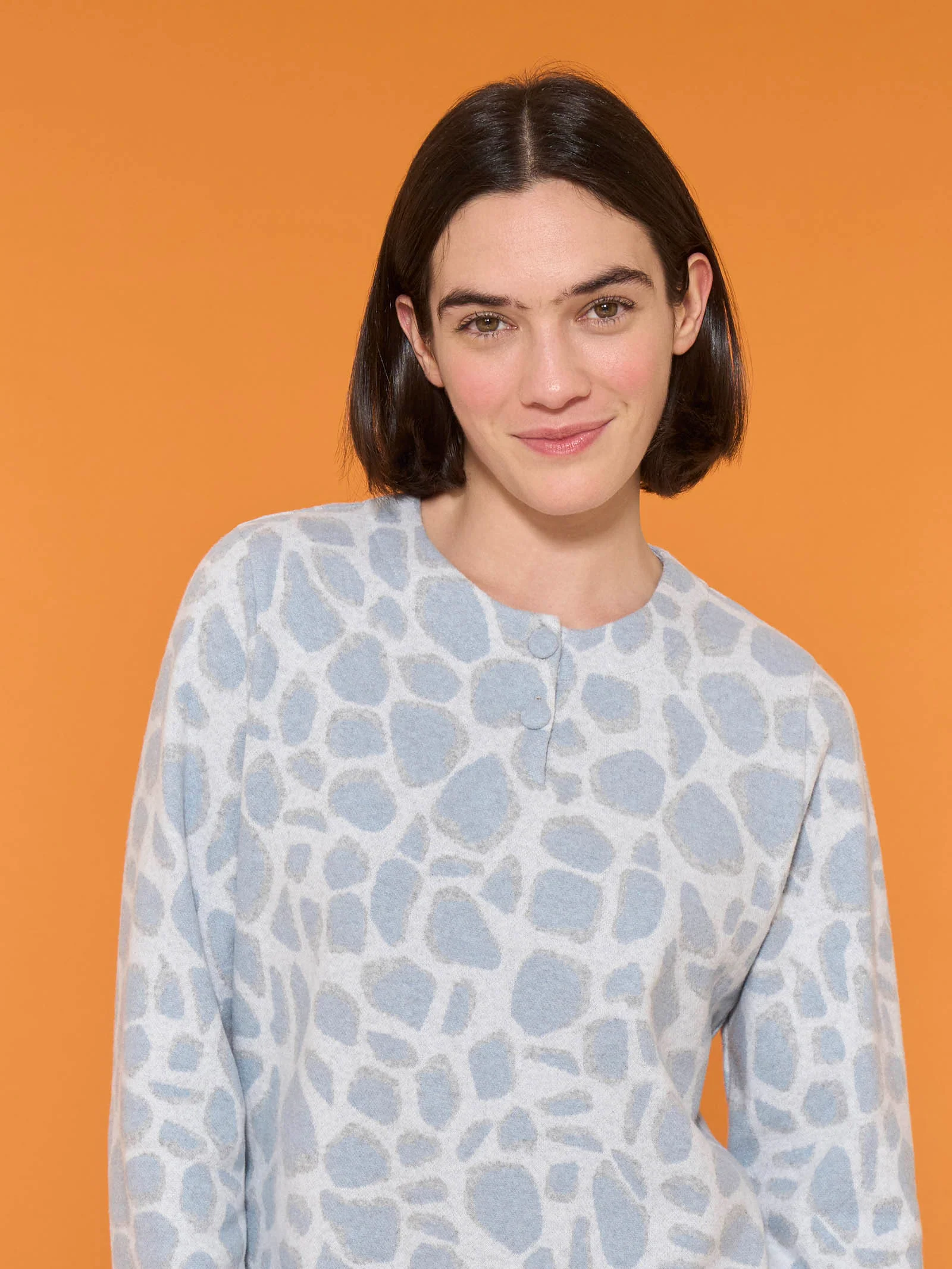 Pigiama a serafino con fantasia animalier in cotton eco pile - Fant.Nebbia - Image 3