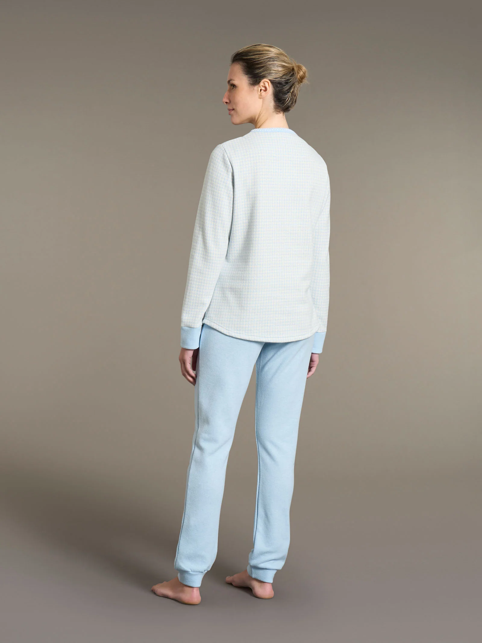 Pigiama a serafino con pied de poule in Cotton Eco Pile  - Fant. Sky Blue - Image 2