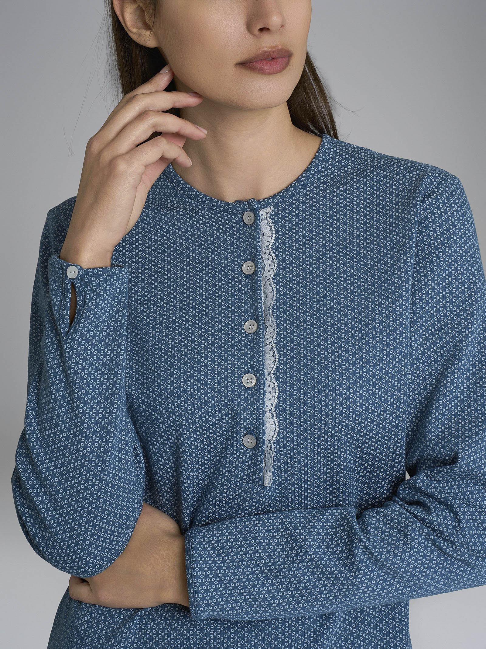 Pigiama a serafino con pizzo in Interlock di cotone 40-54 - Fant. Real Teal Micro Cravatier - Image 3