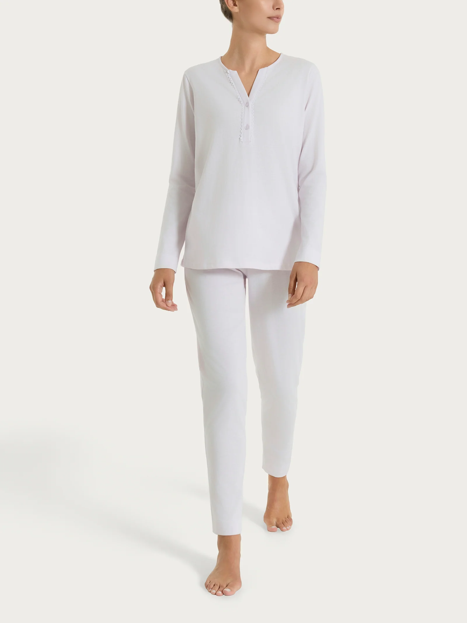 Pigiama lungo con pizzo e collo a serafino in Jersey di Cotone  - Orchid Tint - Image 2