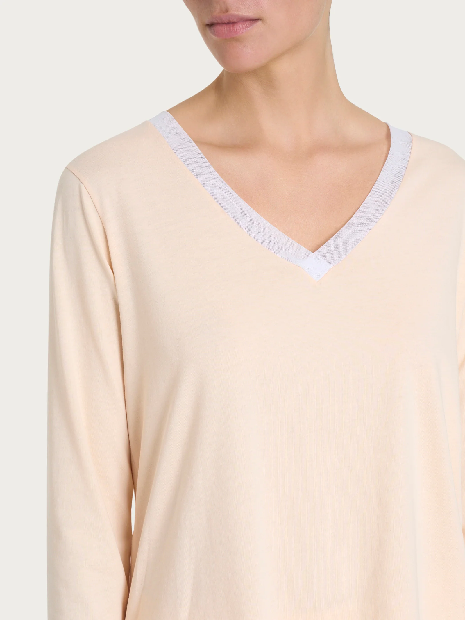 Pigiama lungo tinta unita con scollo a V in Jersey di cotone - Pale Peach - Image 3