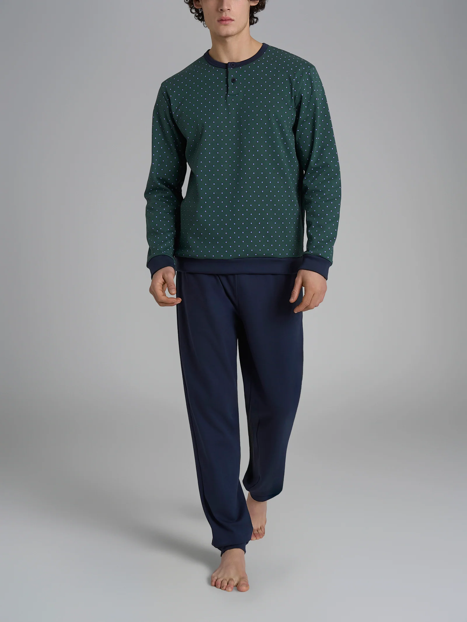 Pigiama serafino con fantasia geometrica in interlock di cotone 44-56 - Fant. Trekking Green Cravatier