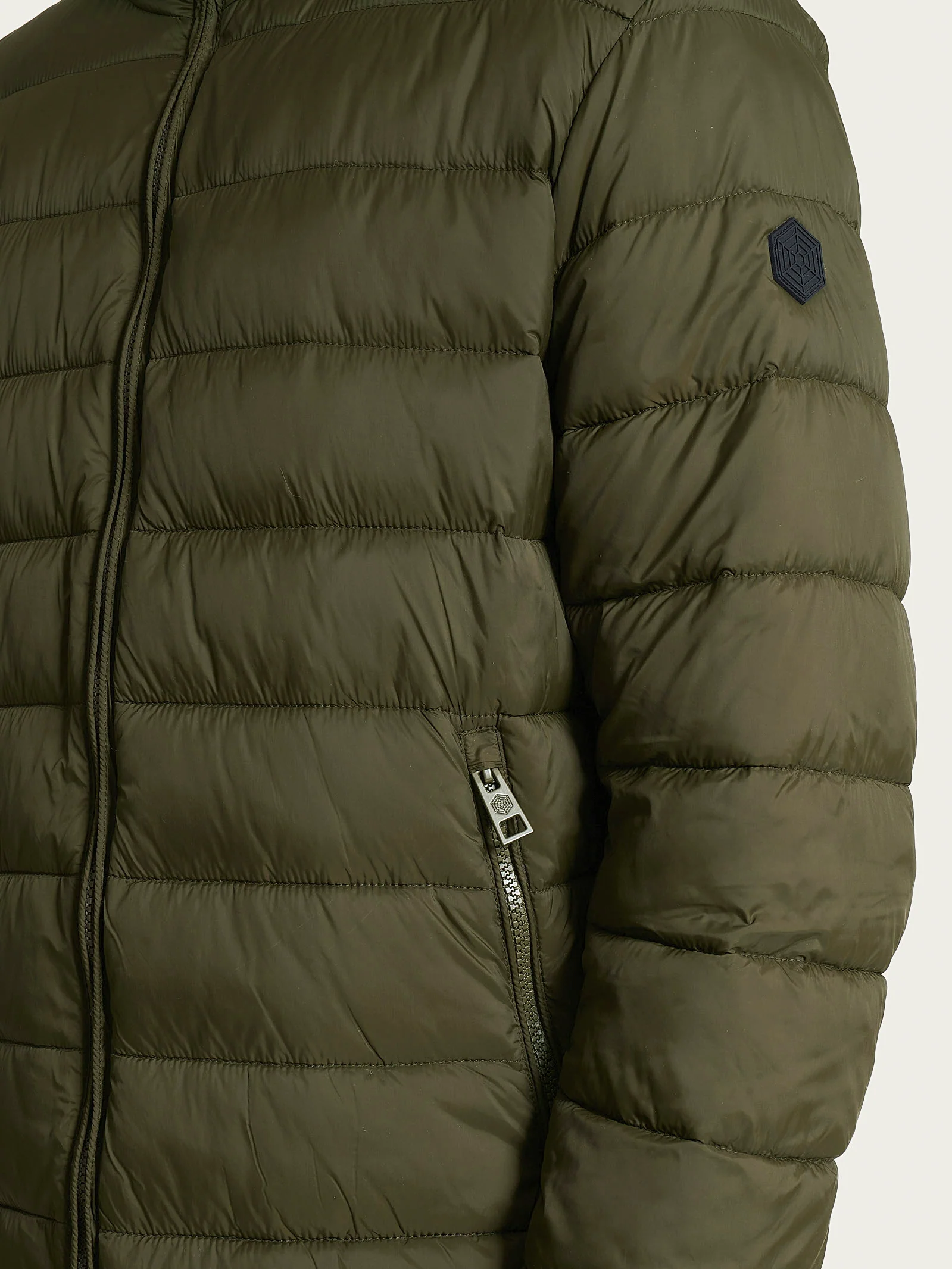 Piumino con cappuccio in Vegan Down - Dark Olive - Image 3