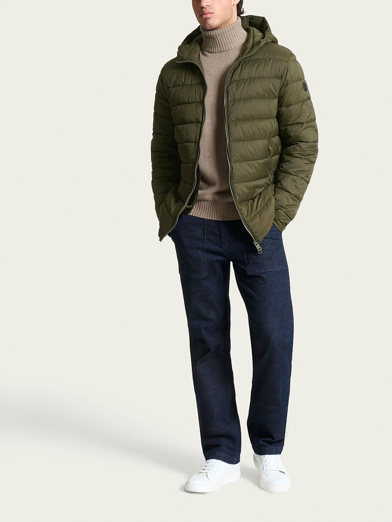 Piumino con cappuccio in Vegan Down - Dark Olive - Image 4