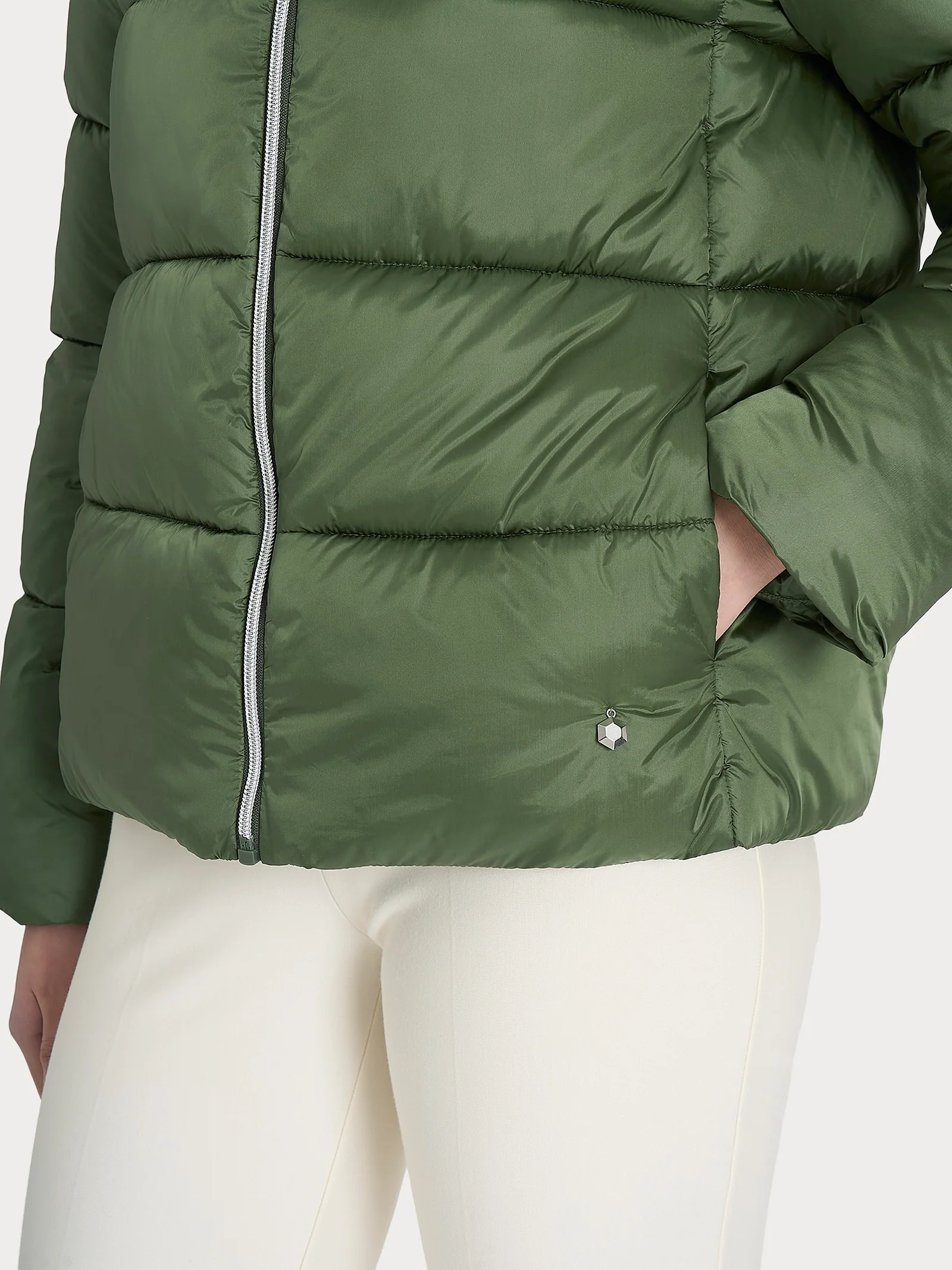 Piumino con collo alto in Vegan Down - Bronze Green - Image 3
