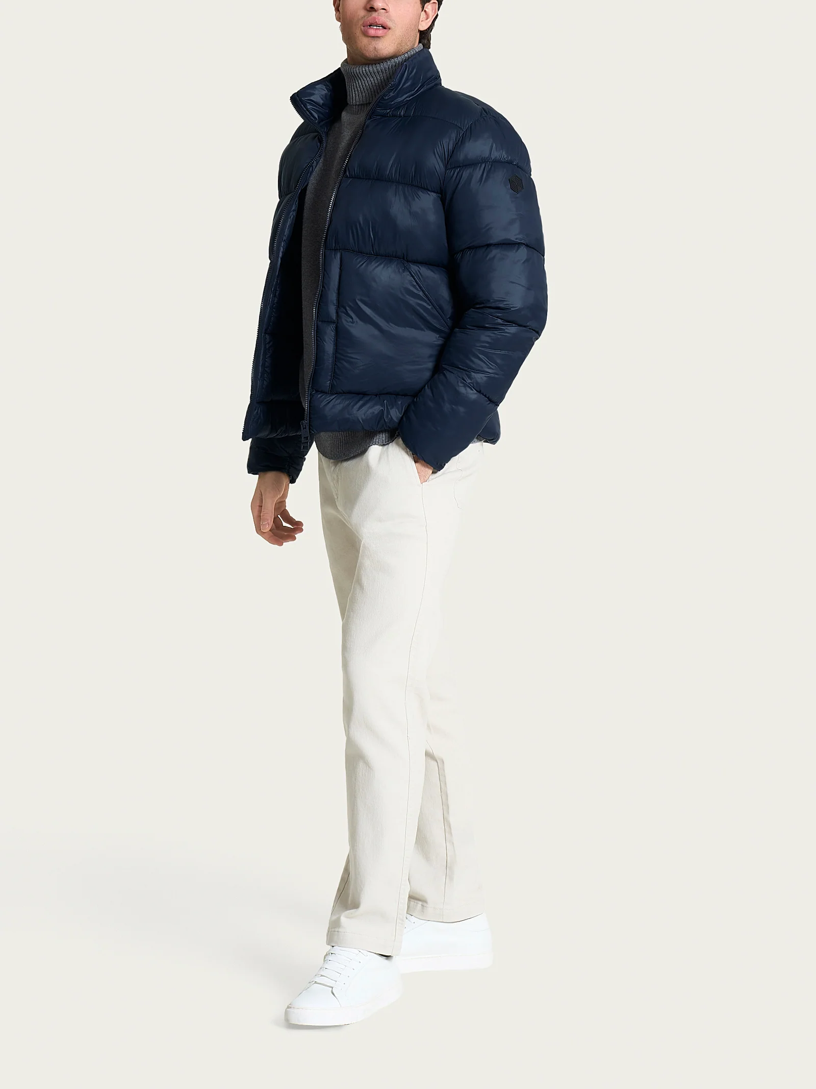 Piumino corto shiny in Vegan Down - Outer Space - Image 6