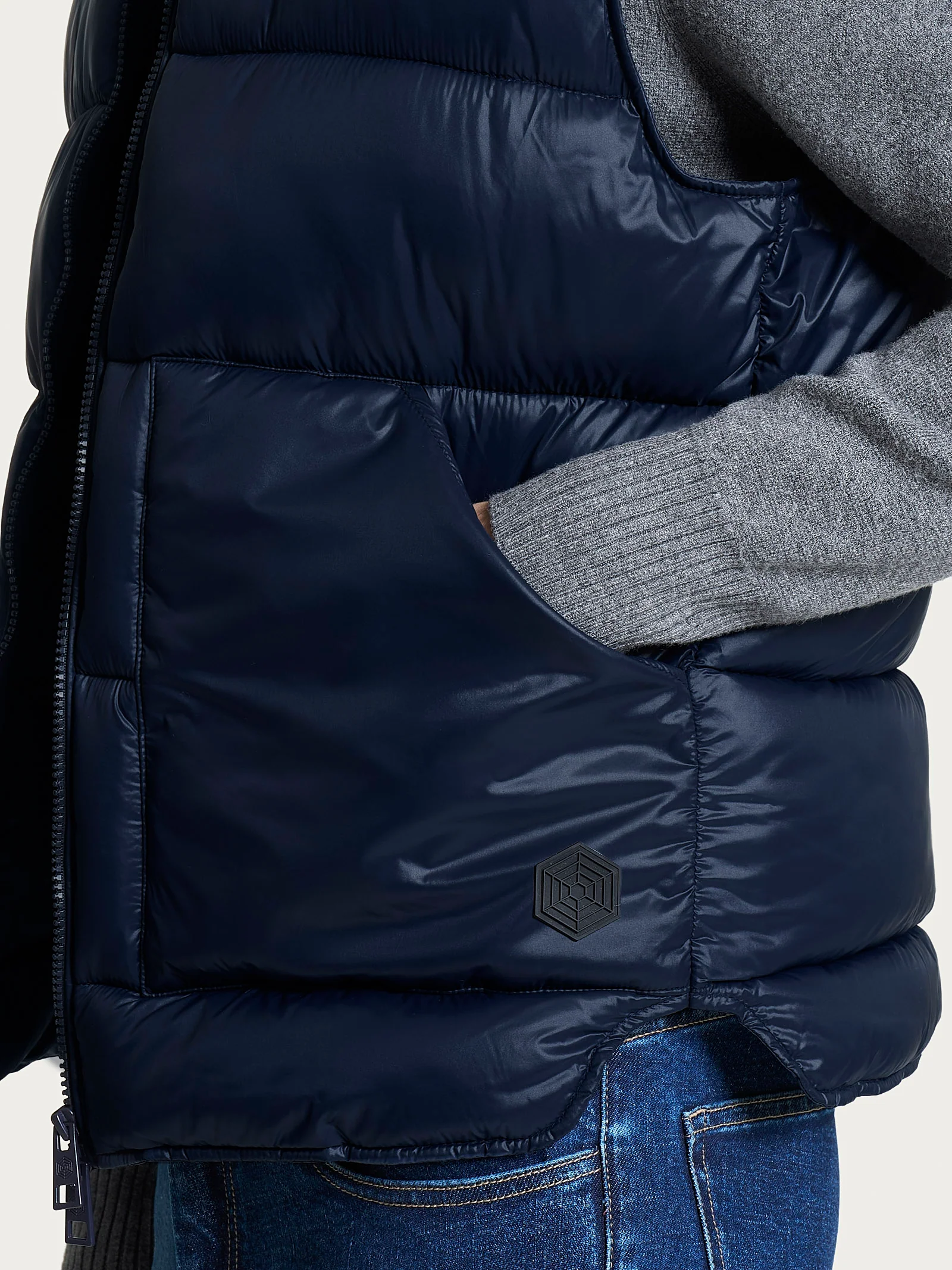 Piumino shiny smanicato in Vegan Down - Outer Space - Image 3