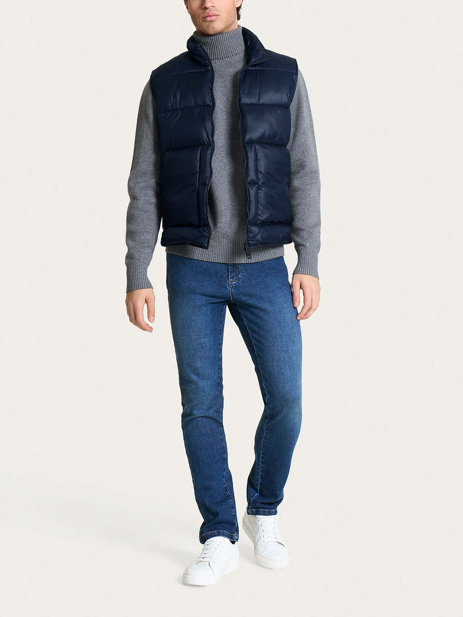 Piumino shiny smanicato in Vegan Down - Outer Space - Image 4