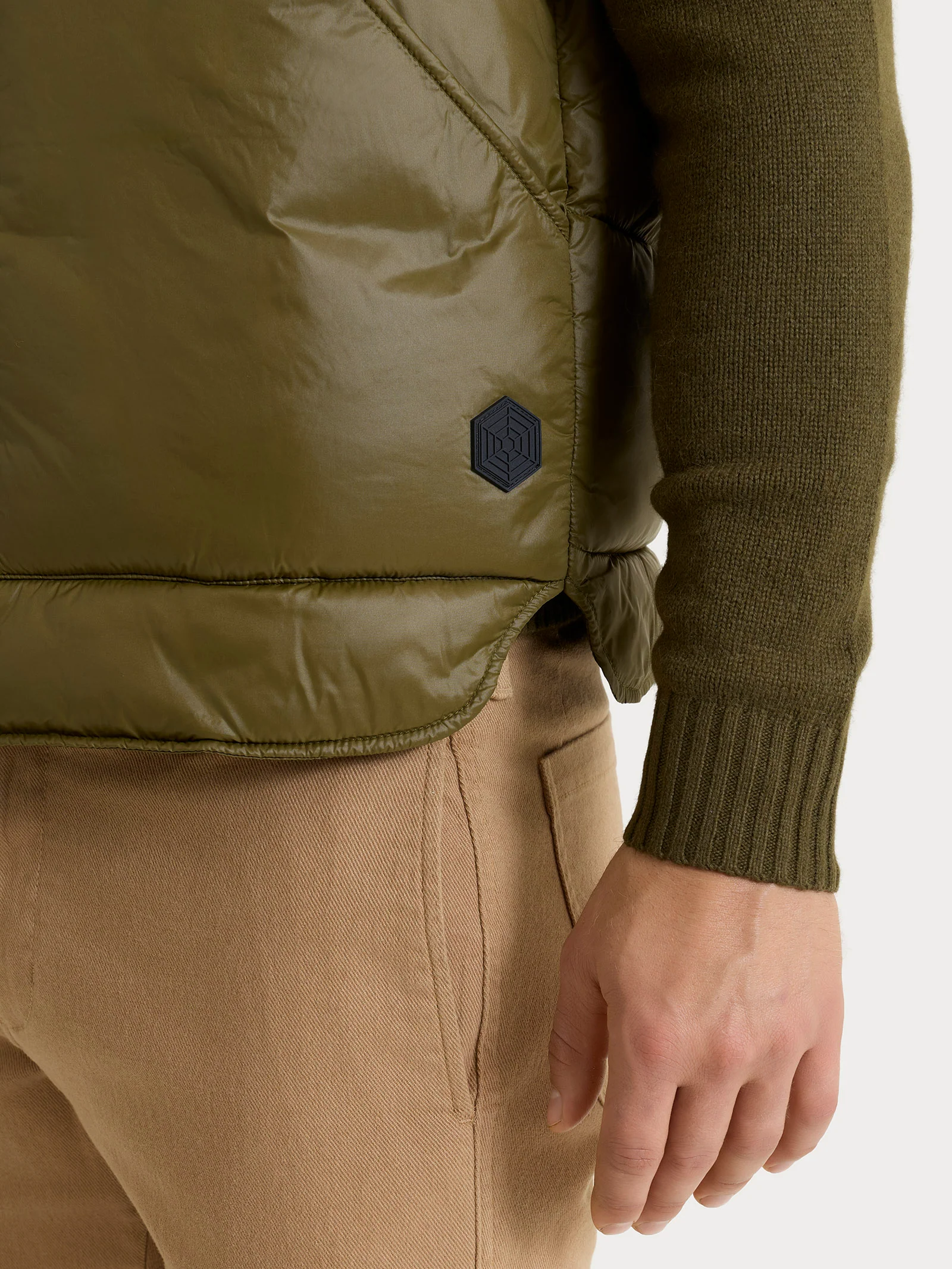 Piumino shiny smanicato in Vegan Down - Dark Olive - Image 3