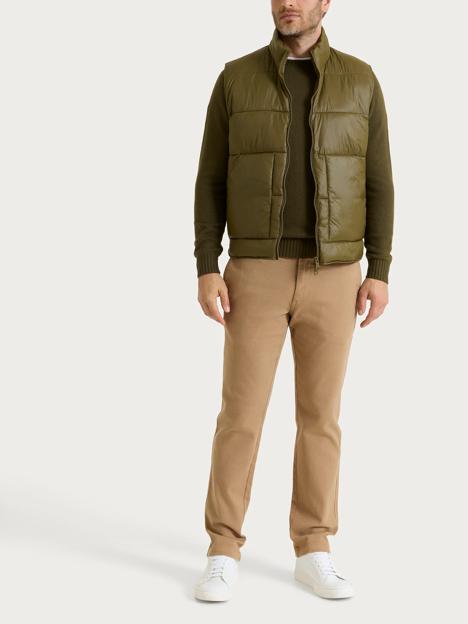 Piumino shiny smanicato in Vegan Down - Dark Olive - Image 4