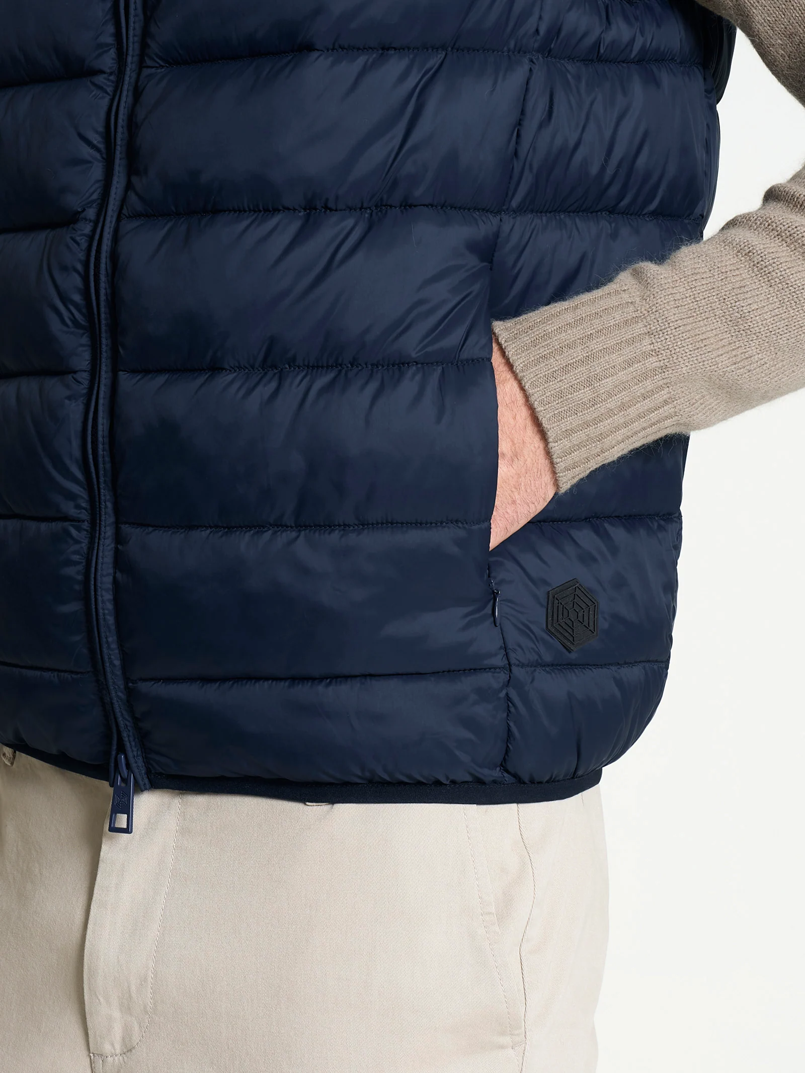 Piumino smanicato in Vegan Down - Outer Space - Image 3