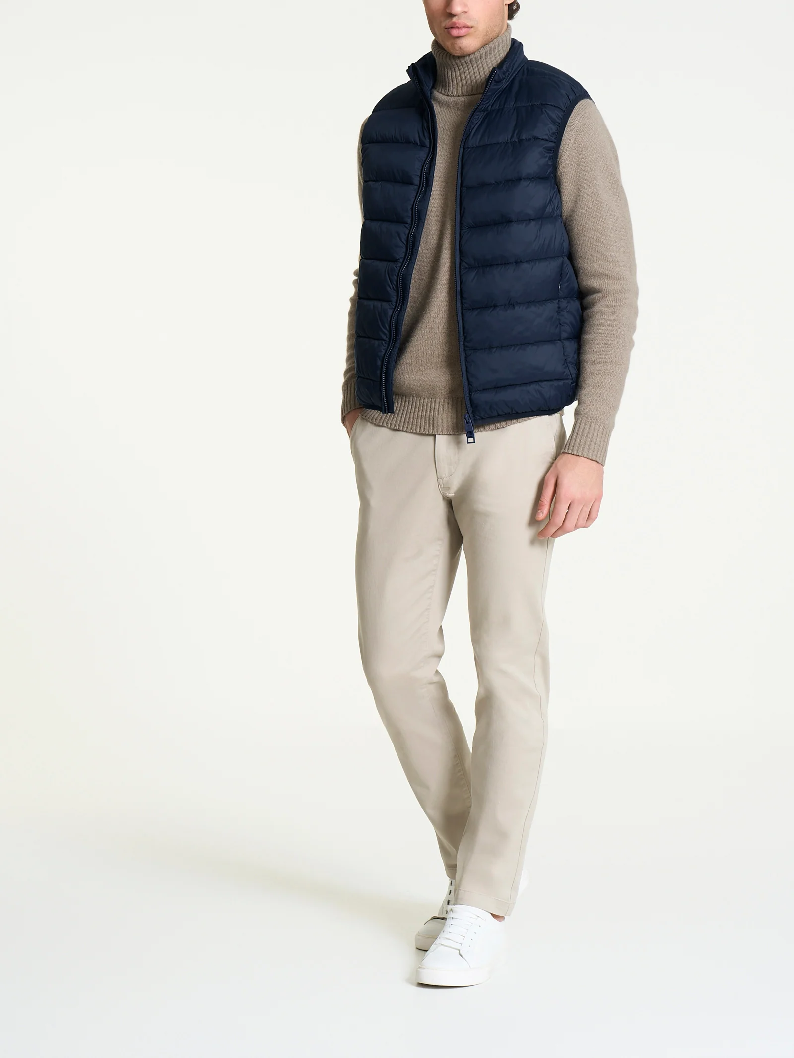 Piumino smanicato in Vegan Down - Outer Space - Image 4