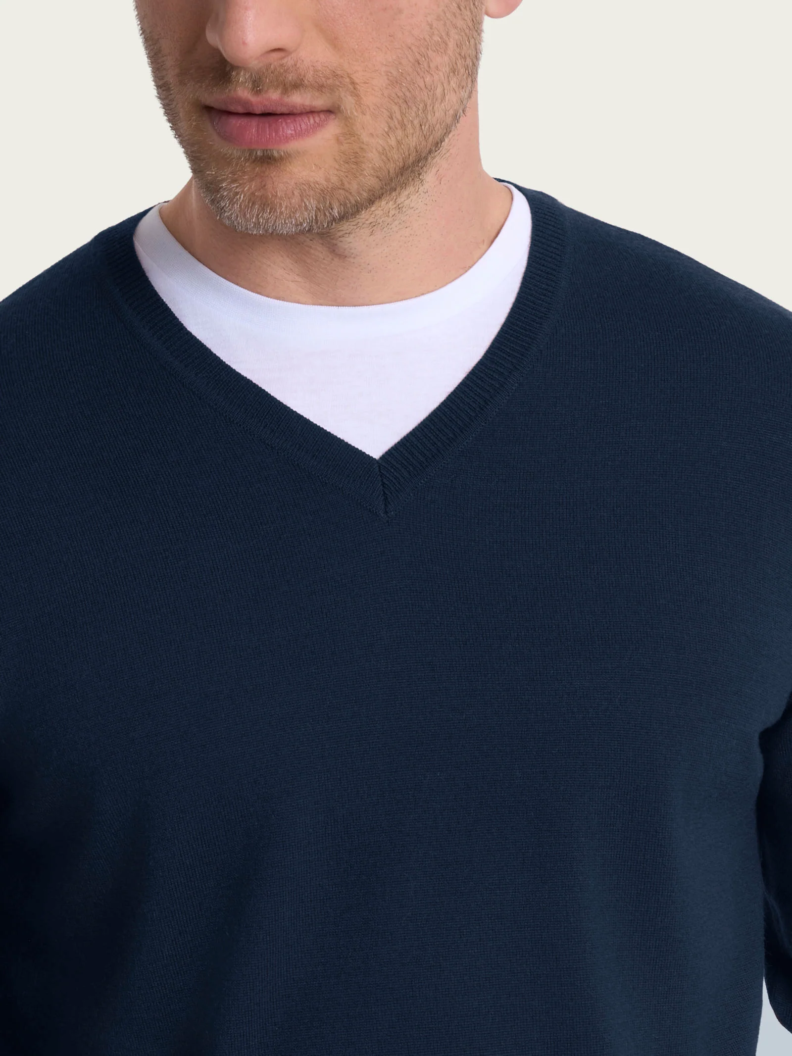 Pull con scollo a V in maglia unita in Merino Soft - Bleu - Image 3