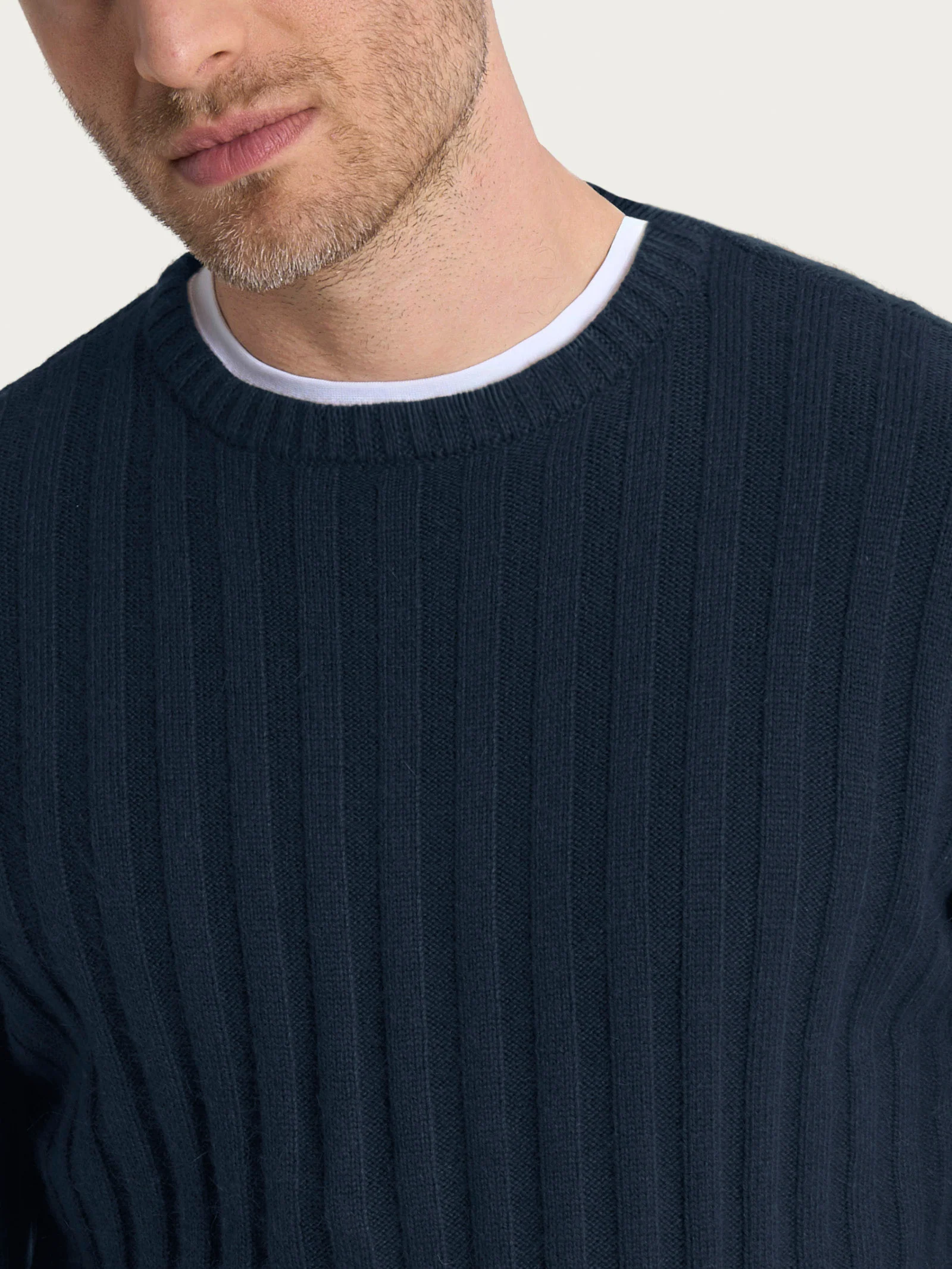 Pull girocollo con costa piatta in Natural Soft  - Bleu - Image 3