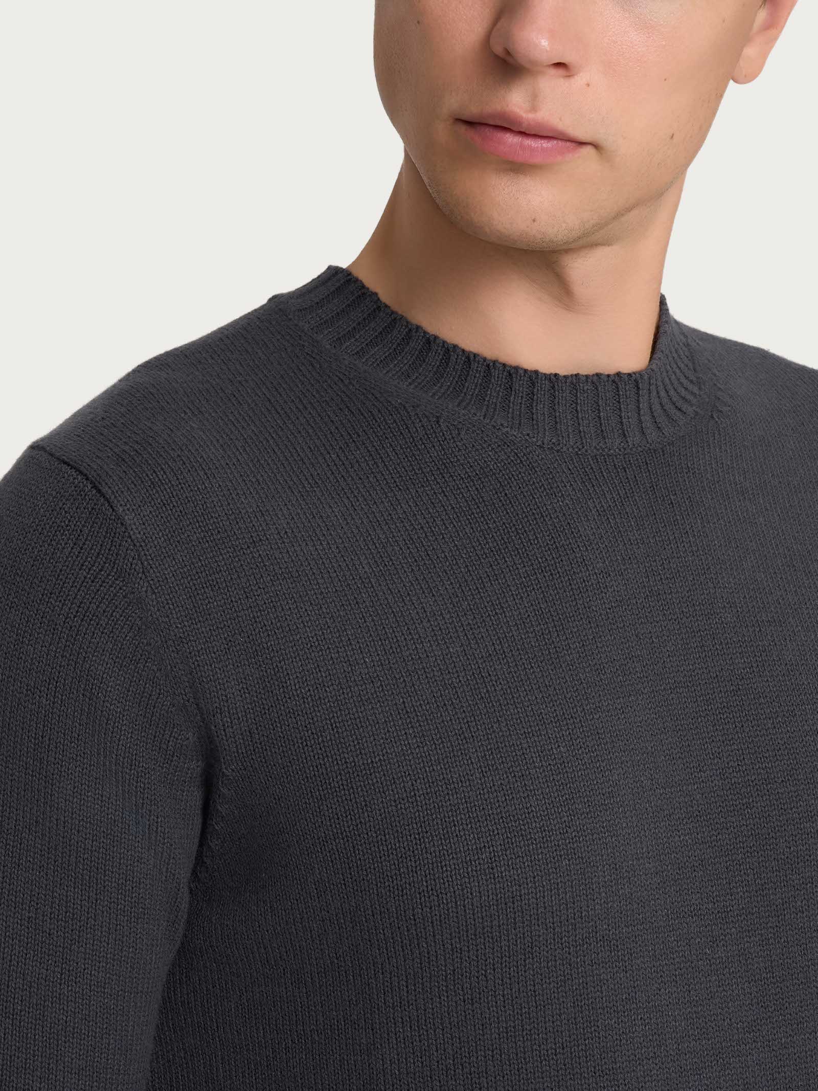 Pull girocollo in filato Nice Wool - Ematite - Image 3