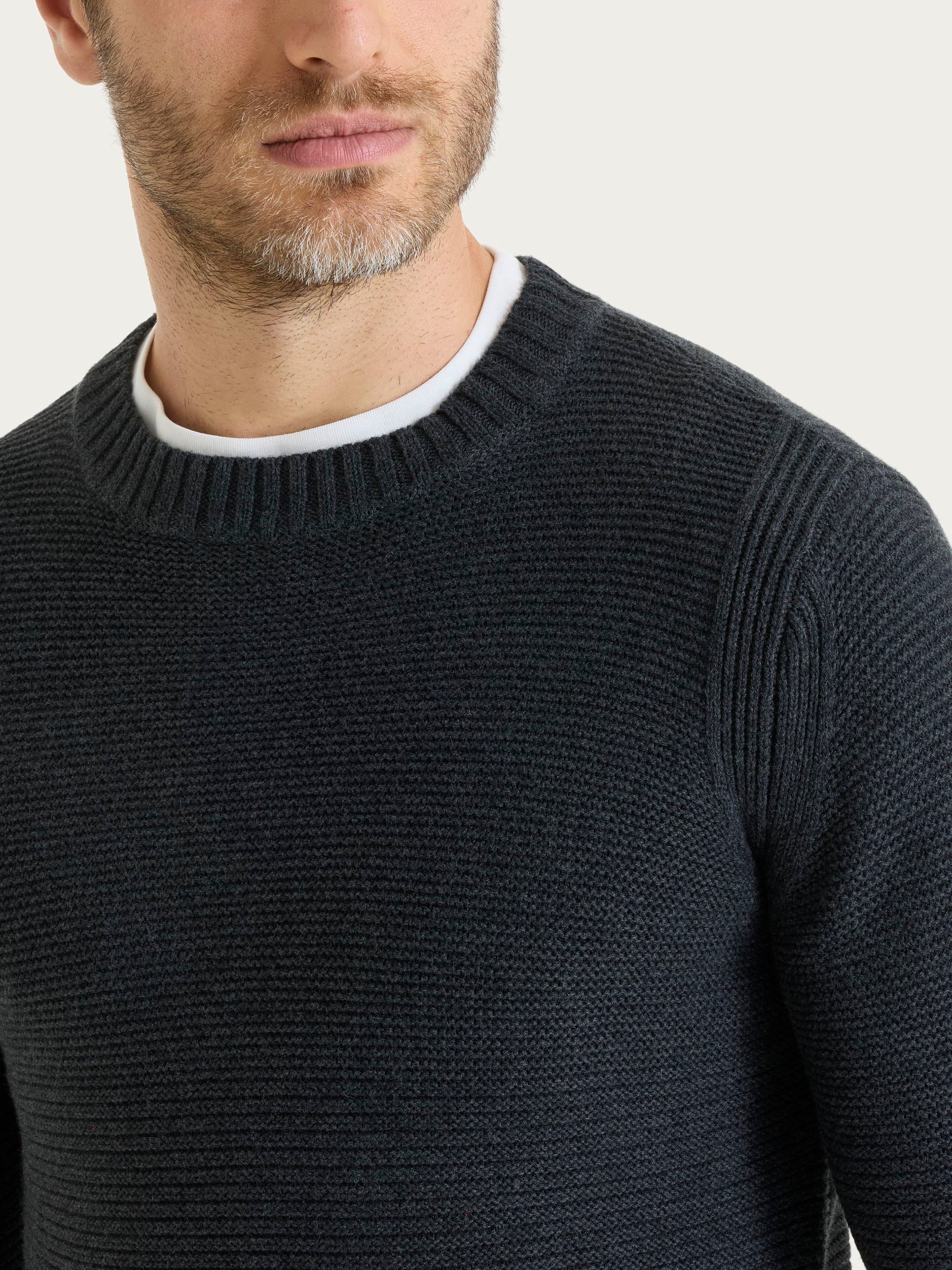 Pull girocollo leggero in Winter Cotton - Nero Mel. - Image 3