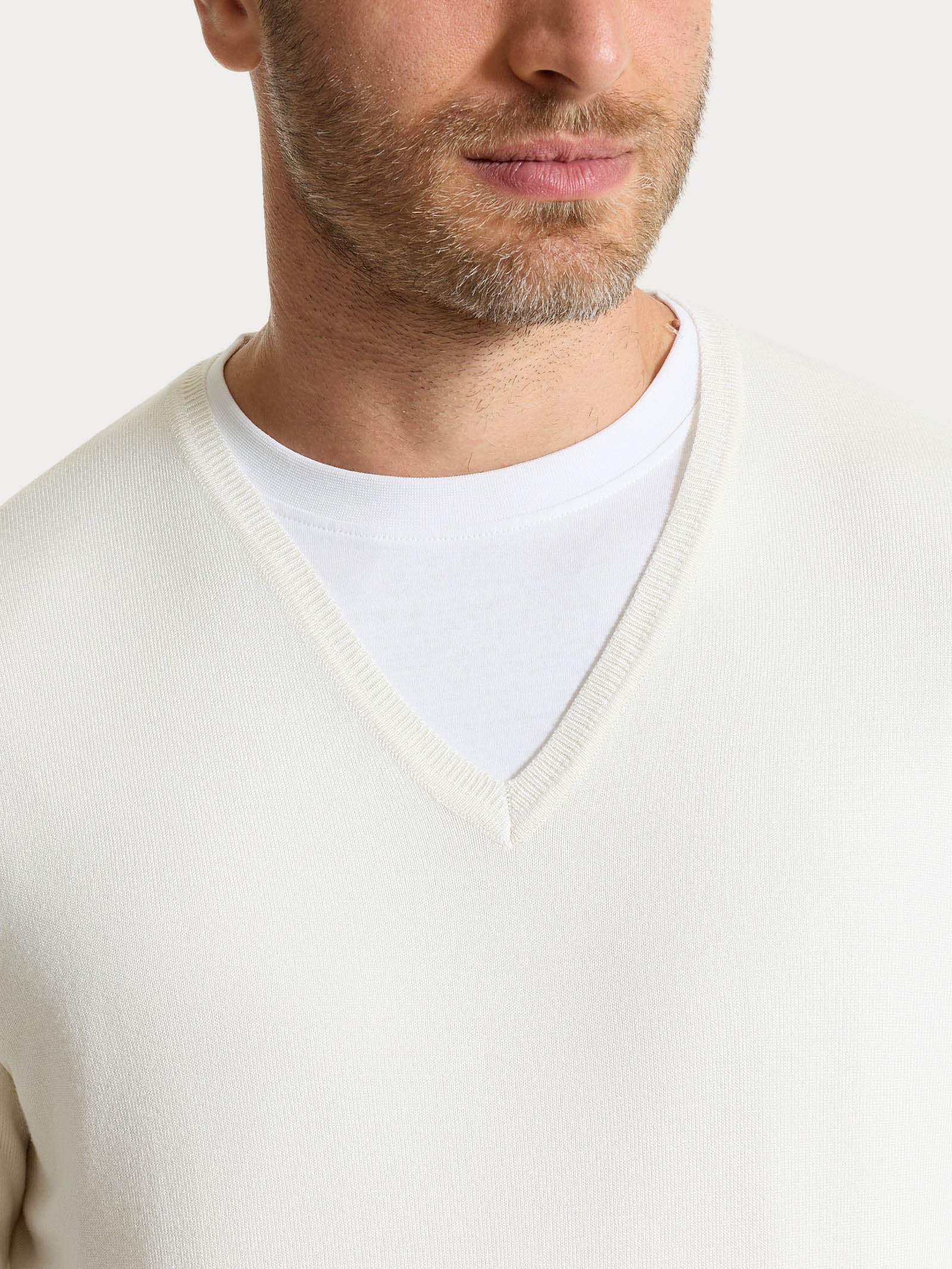 Pull scollo a V a manica lunga in Summertime - Champignon - Image 3