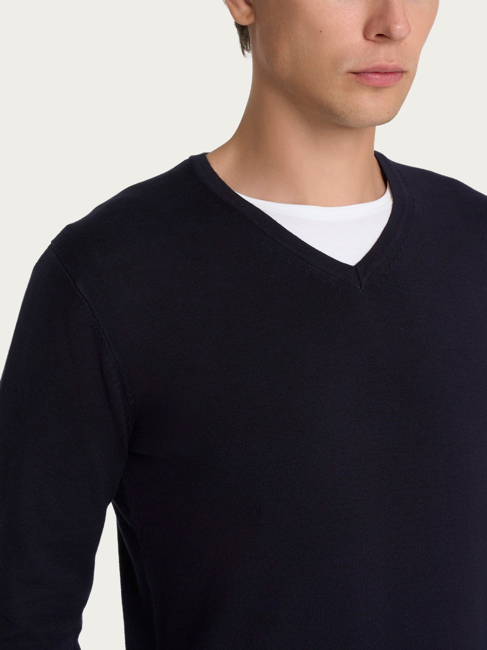 Pull scollo a V Four Seasons - Bleu - Image 5