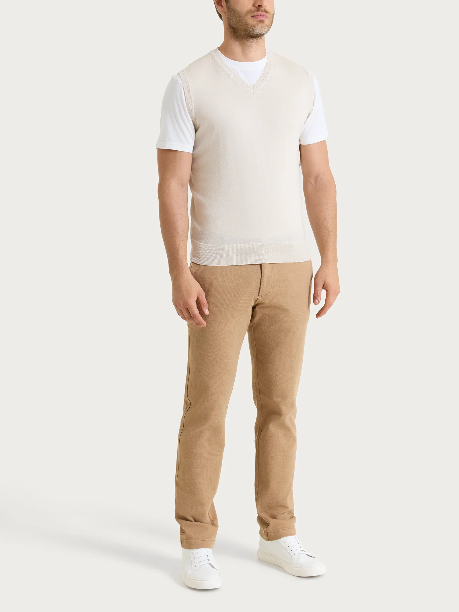 Pull smanicato con scollo a V in maglia unita in Merino Soft - Champignon - Image 4