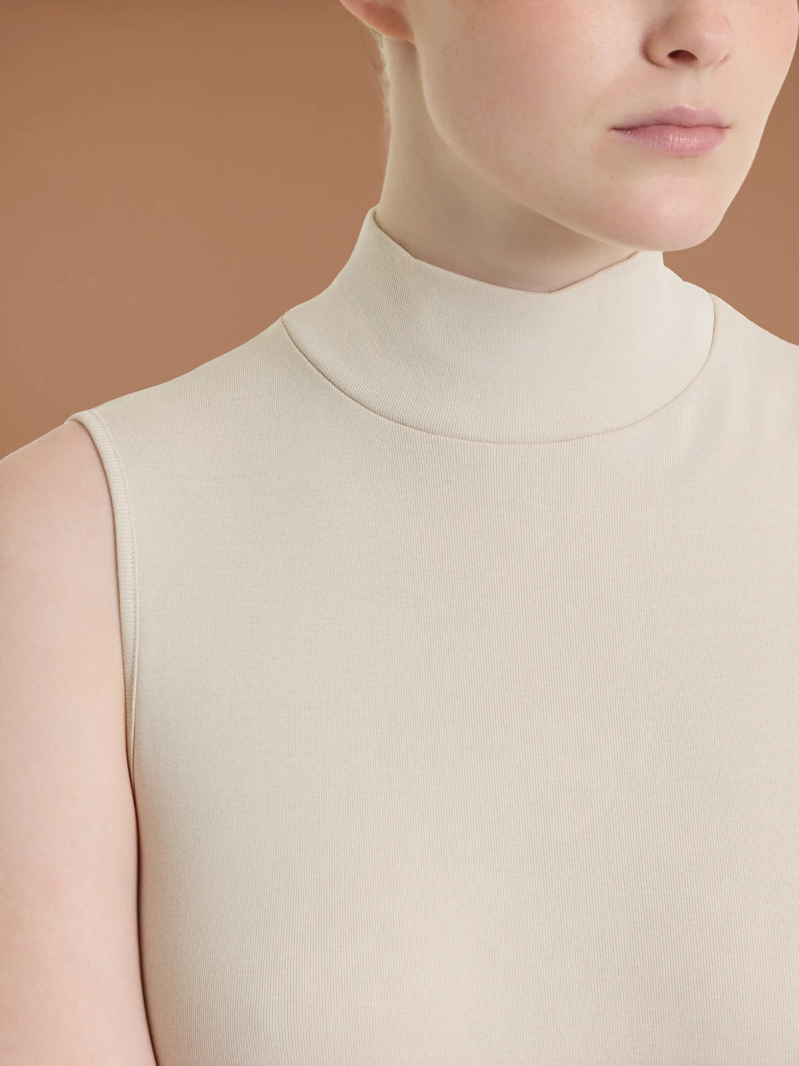 Smanicato a collo alto in Thermo Cotton - Champignon - Image 3