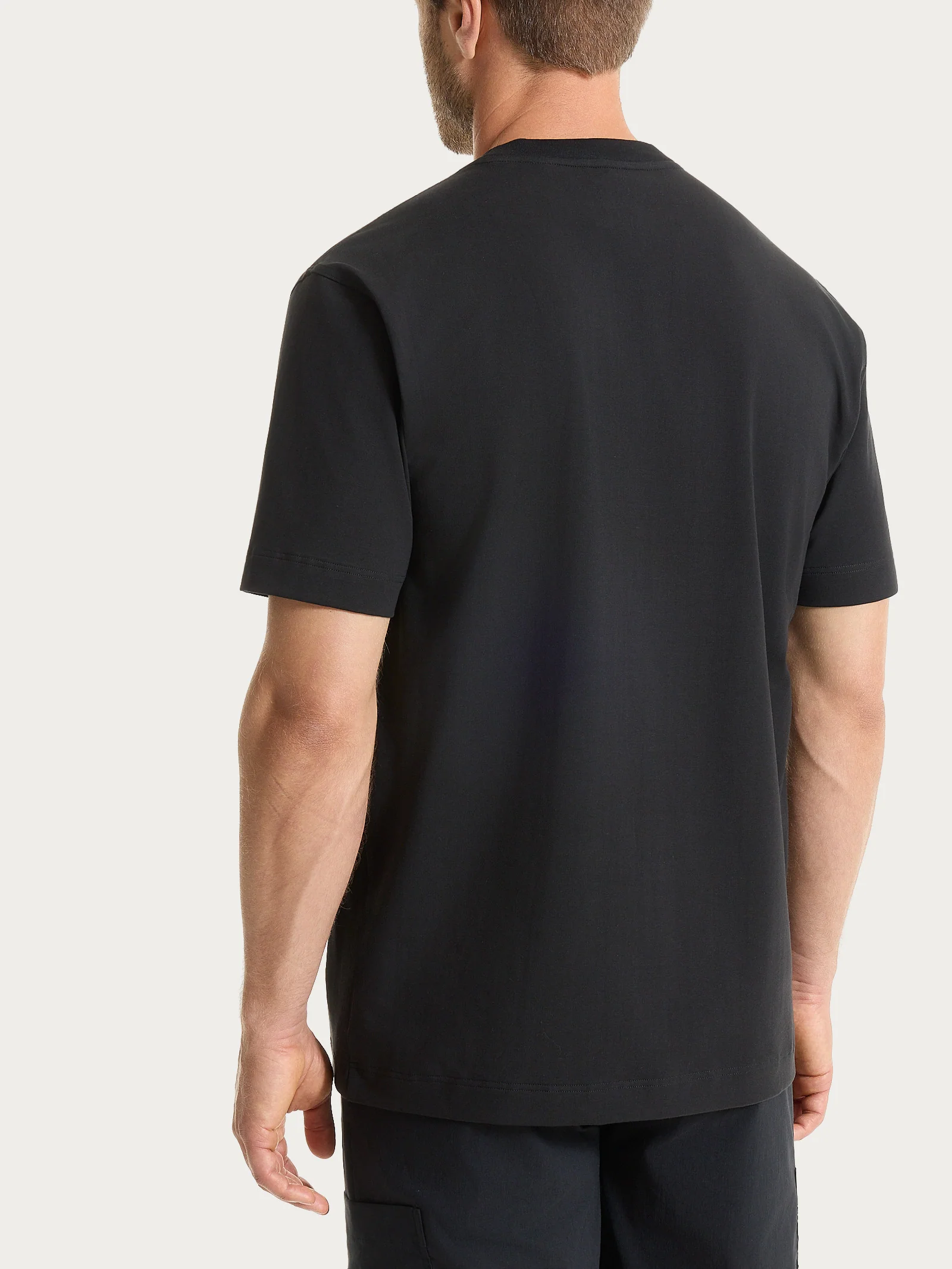 T-shirt girocollo con taschino in jersey di cotone - Nero - Image 2