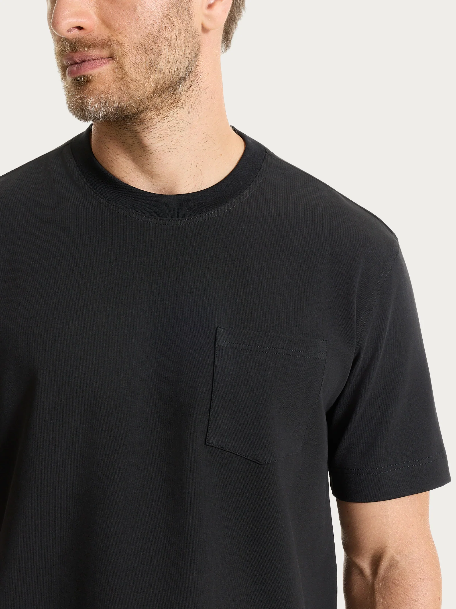 T-shirt girocollo con taschino in jersey di cotone - Nero - Image 3