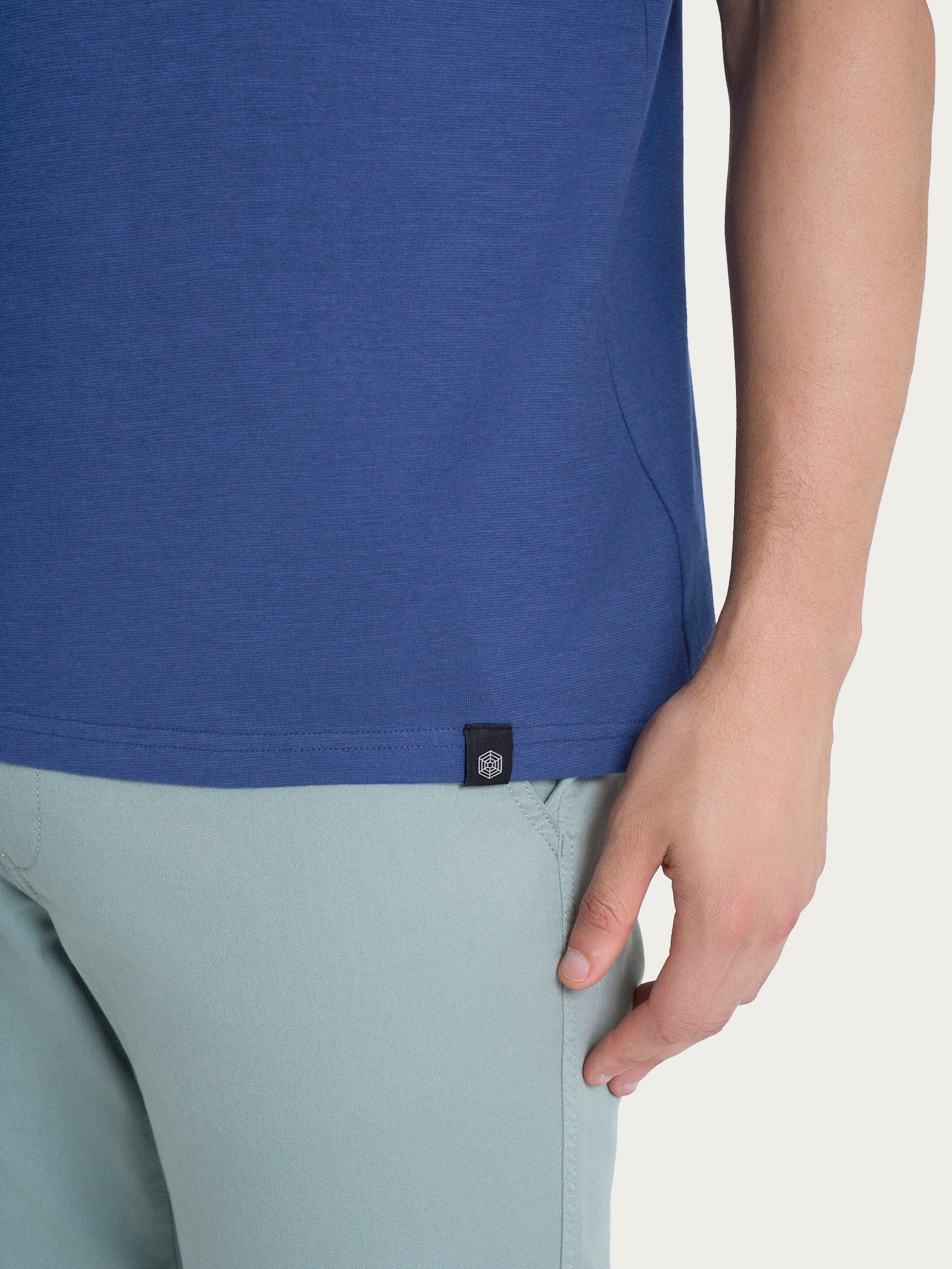 T-shirt girocollo con taschino in slub jersey di cotone - Oceana - Image 4