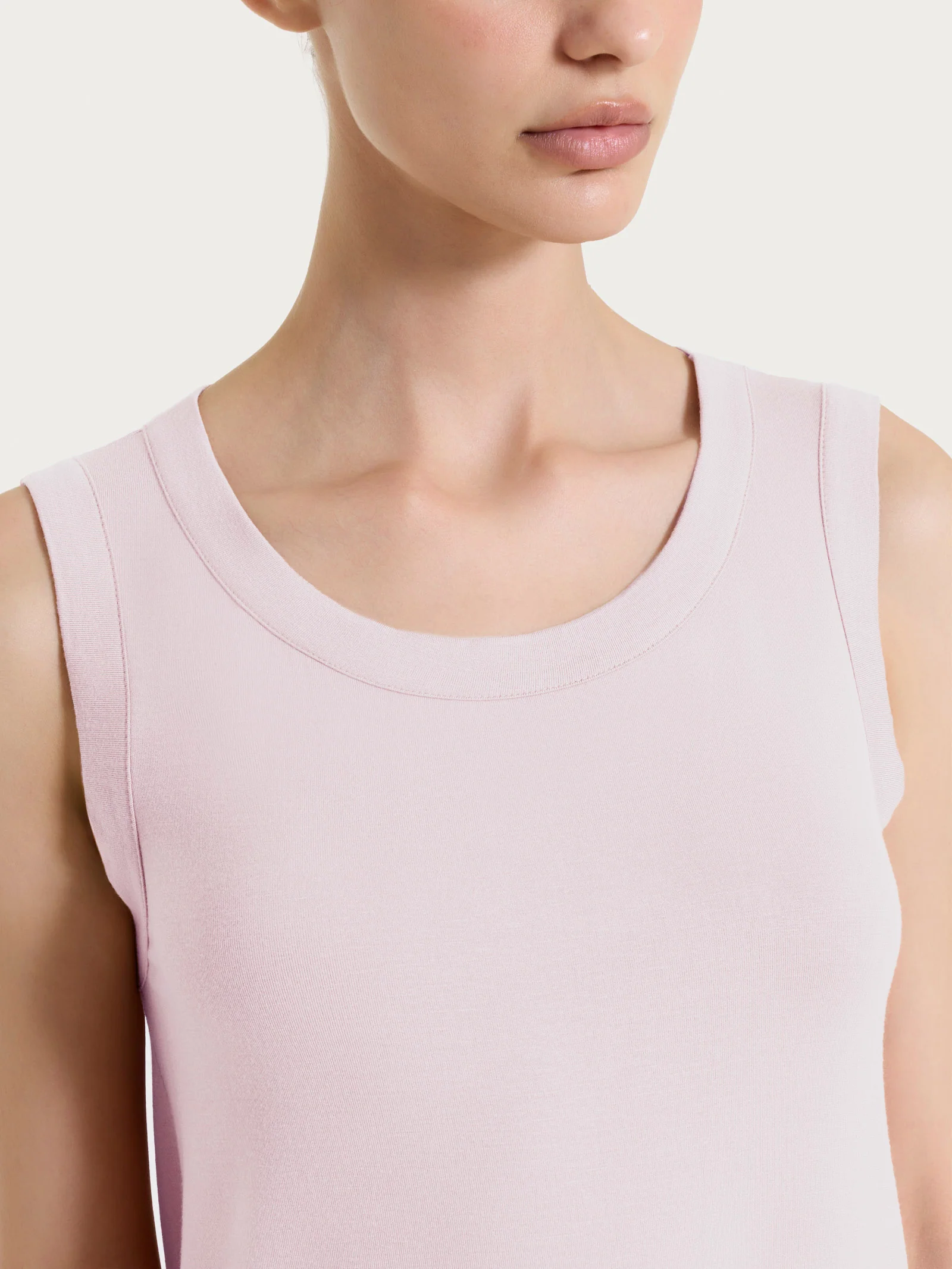 Top a spalla larga in Viscosa Summer - Pale Lilac - Image 4