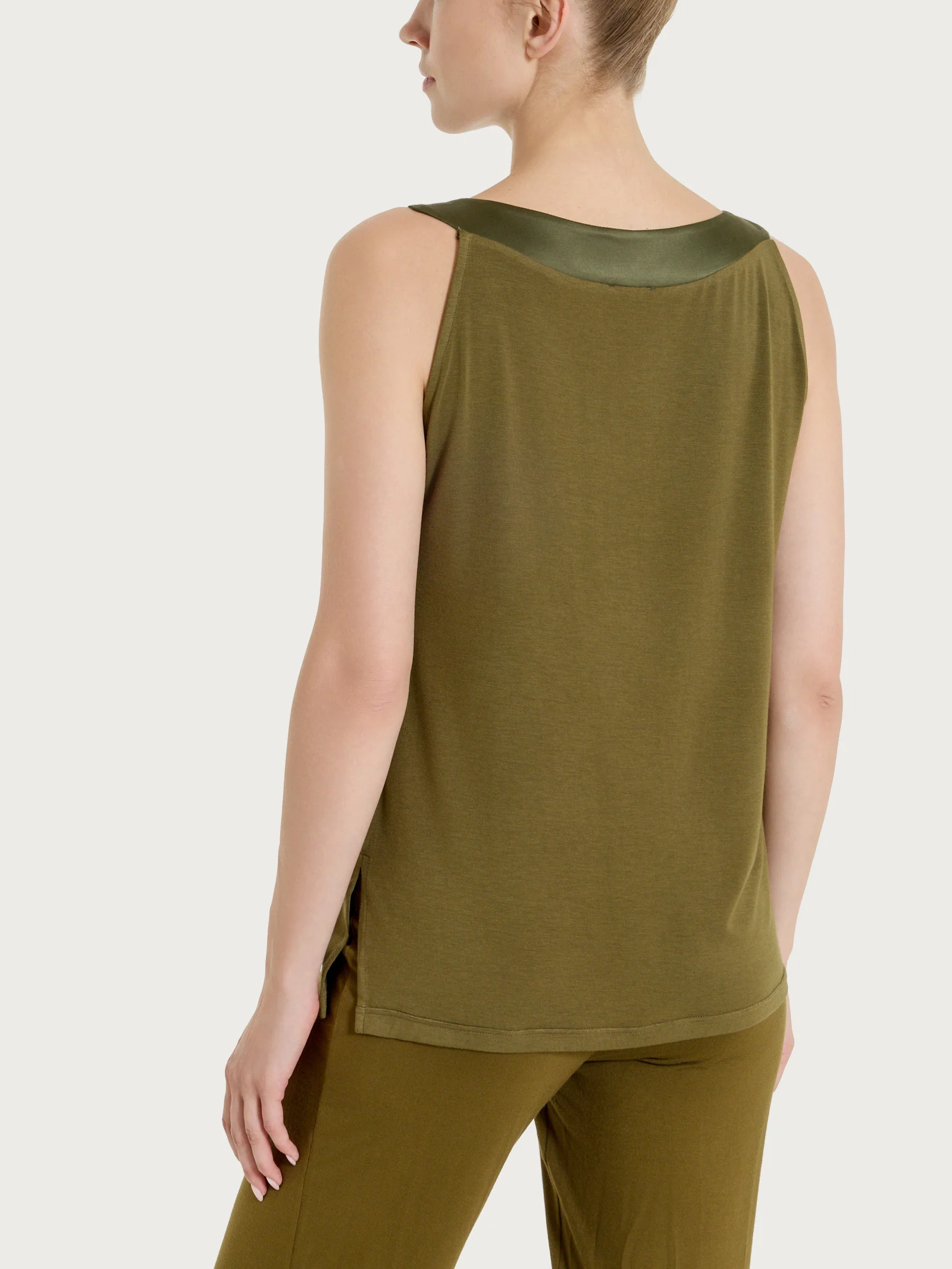 Top con collo a sviluppo circolare in Viscosa Summer - Dark Olive - Image 2