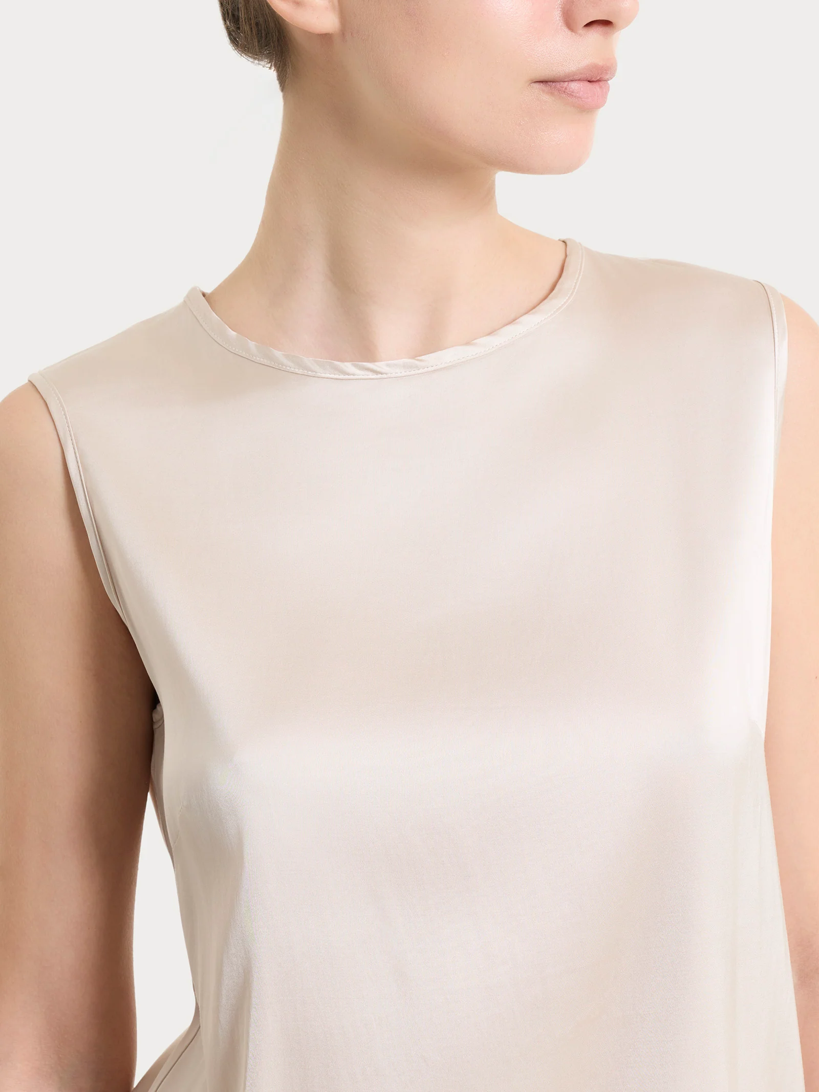 Top con spalla larga in Stretch Satin - Champignon - Image 5