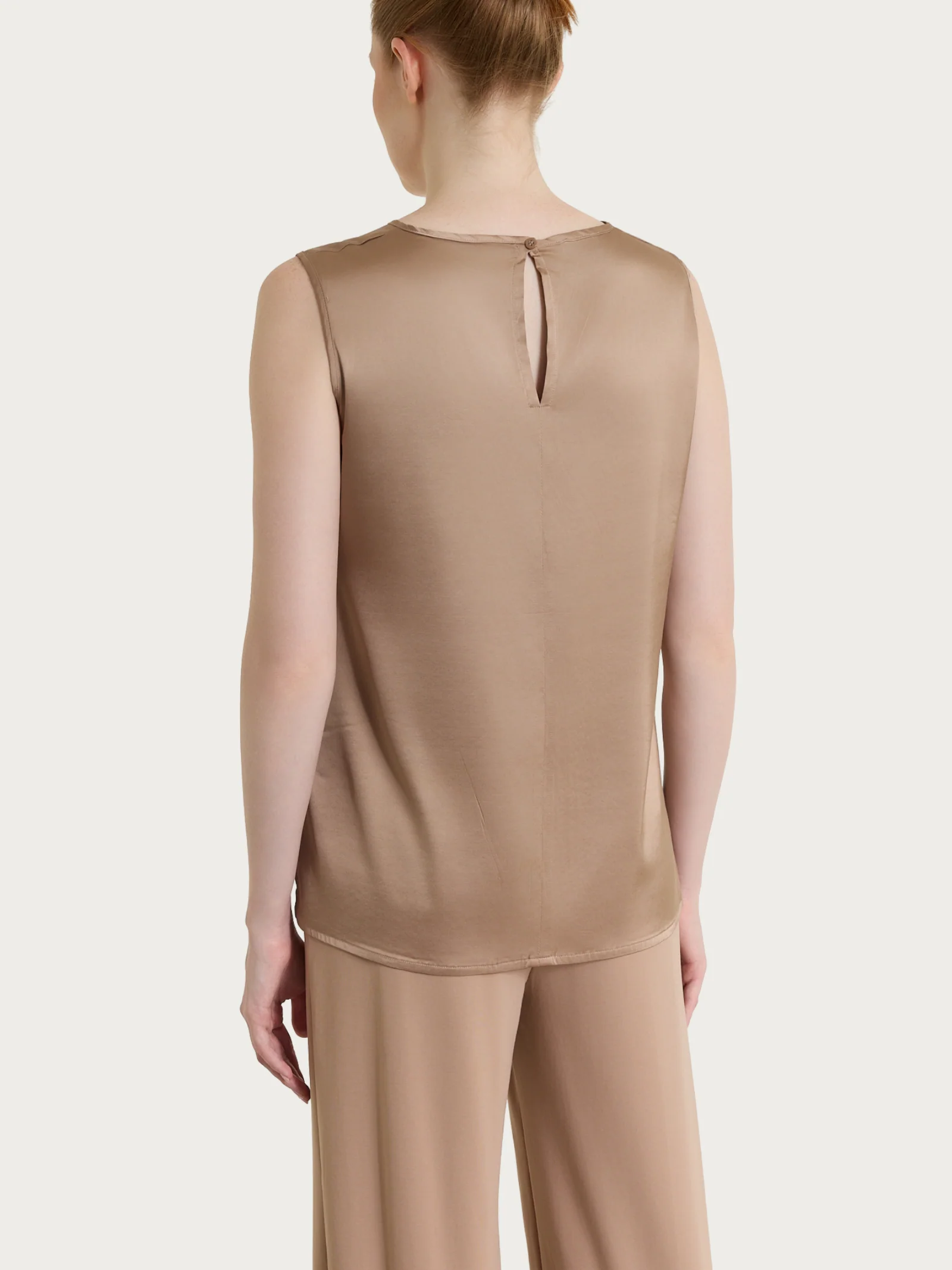 Top con spalla larga in Stretch Satin - Warm Taupe - Image 2