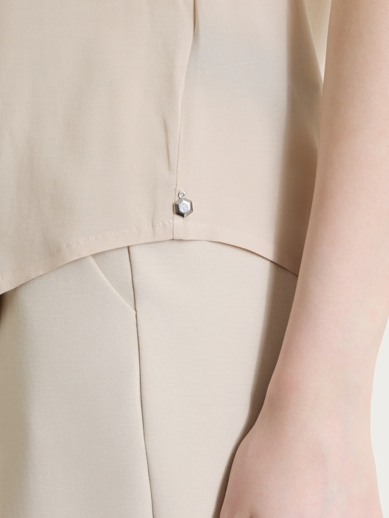 Top con spalla larga in Voile Stretch - Champignon - Image 4