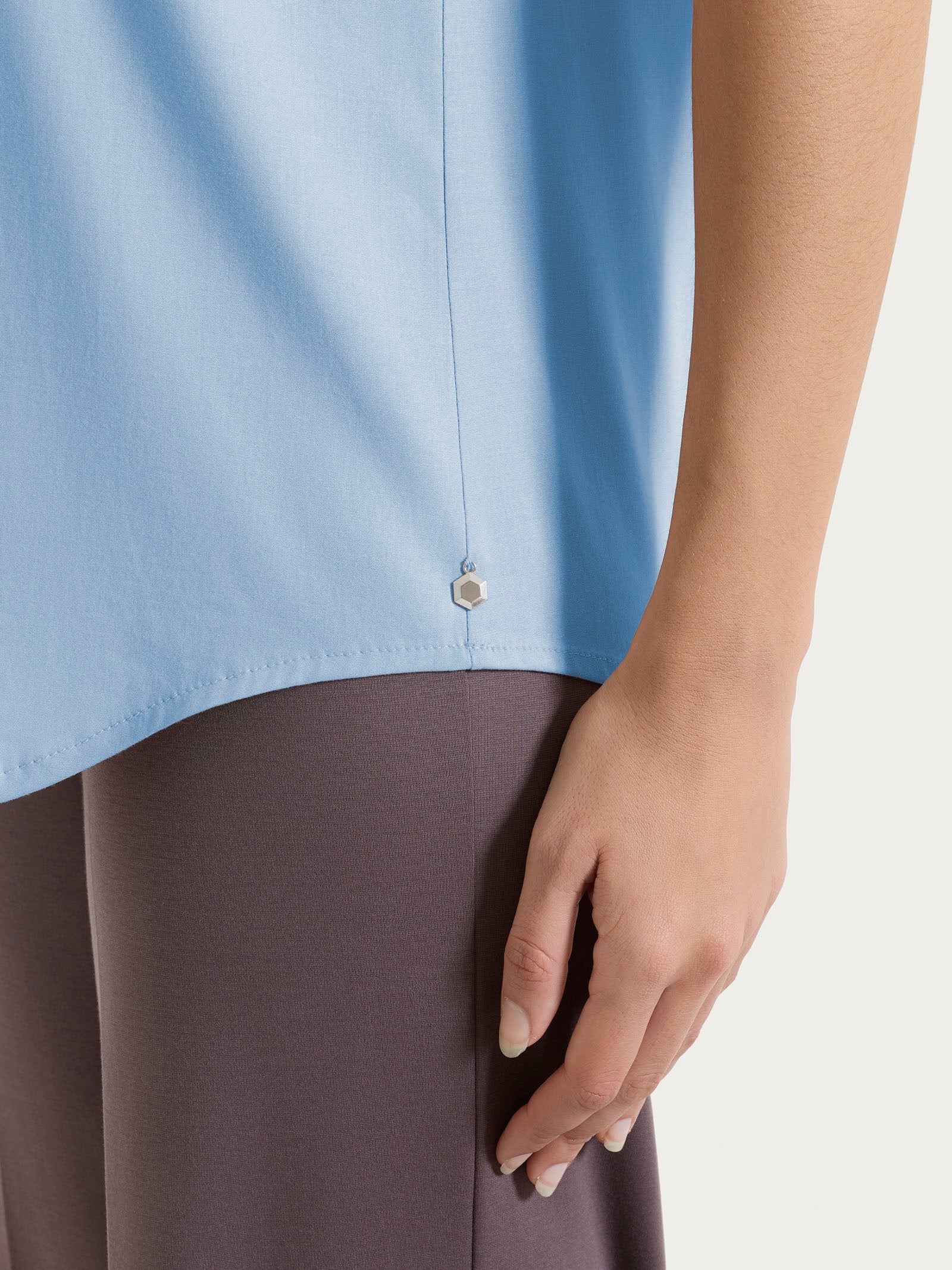Top con spalla larga in Voile Stretch - Dusty Blue - Image 3