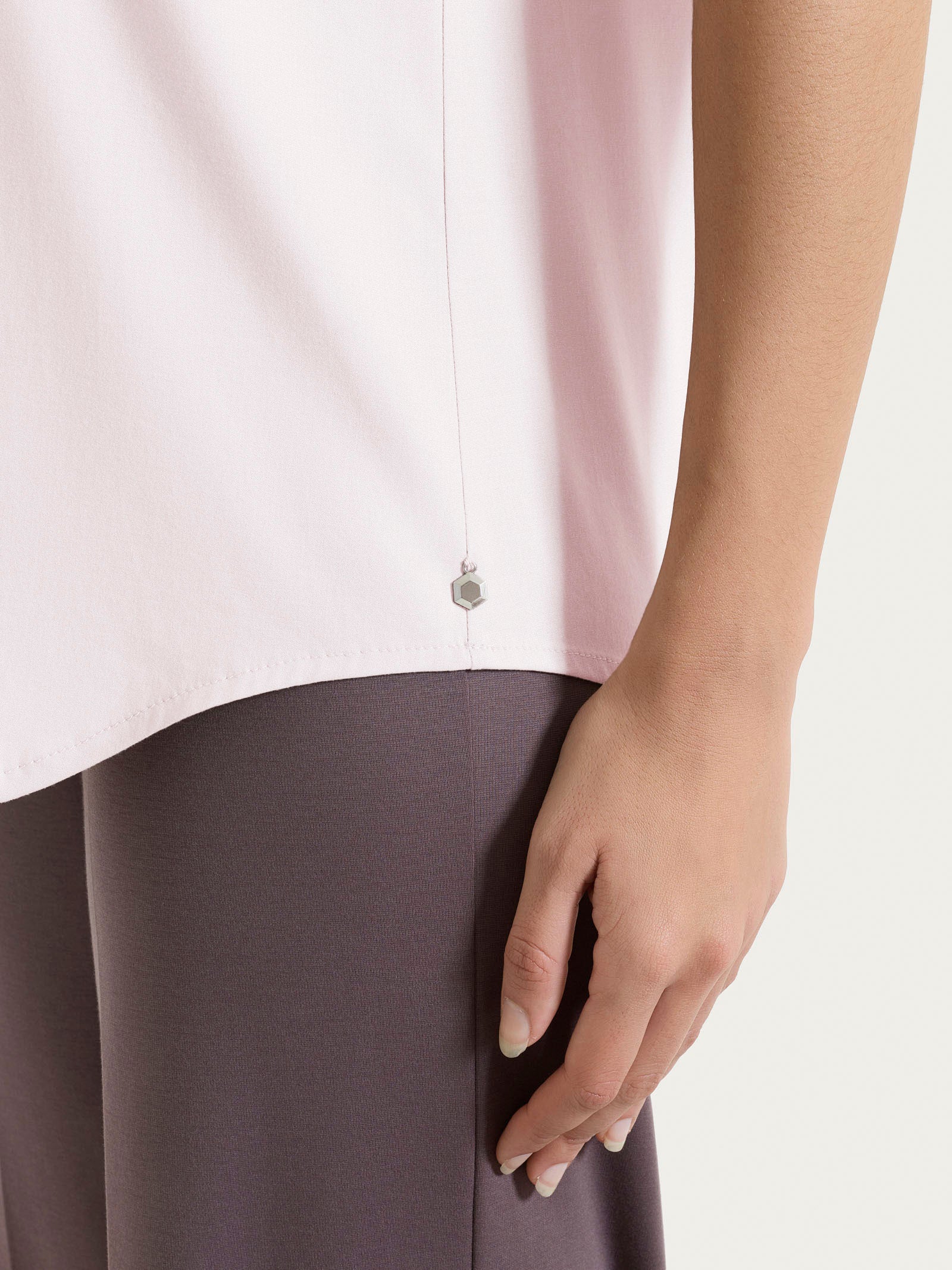 Top con spalla larga in Voile Stretch - Hushed Violet - Image 3