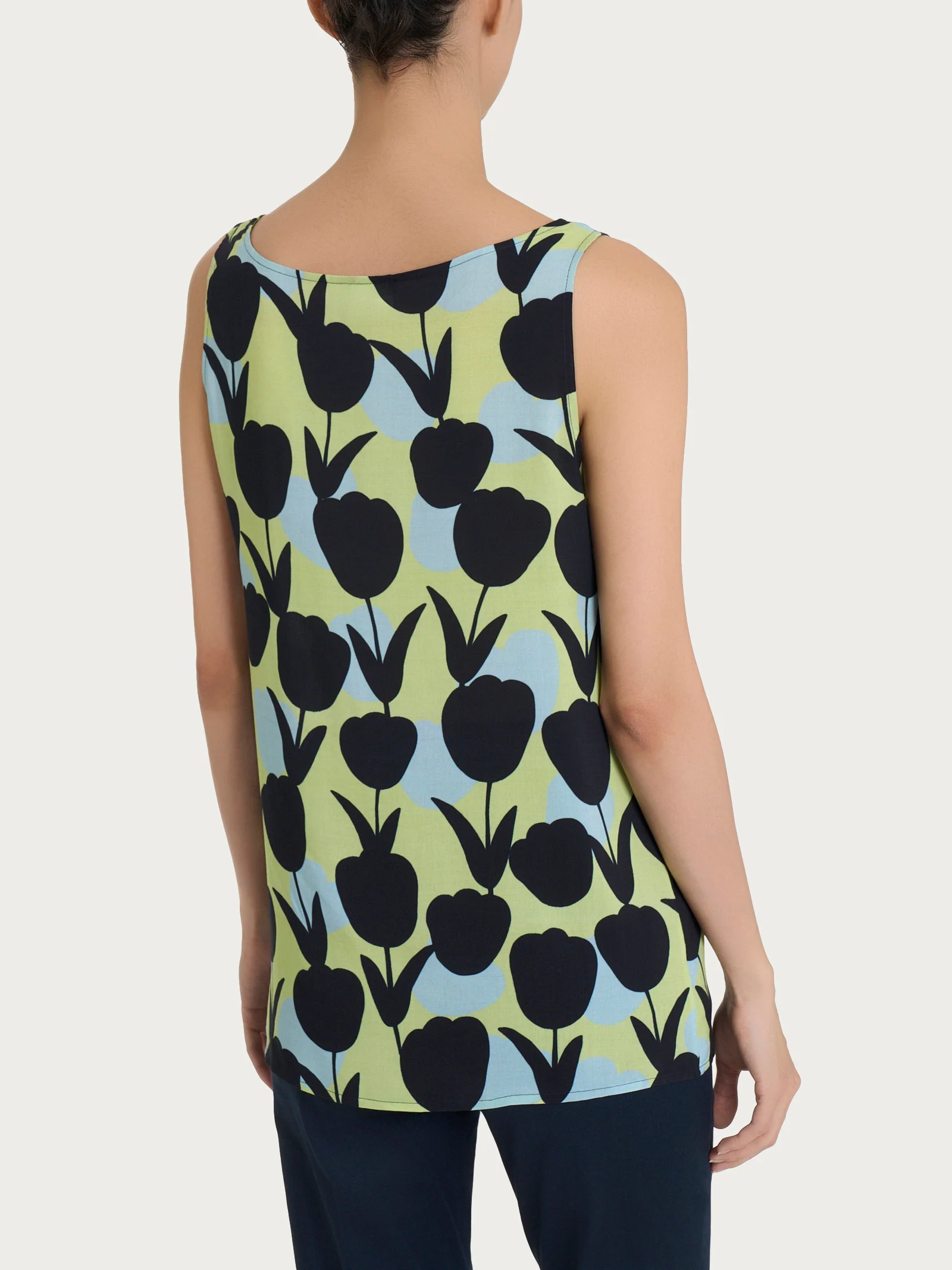 Top smanicato con macro tulips pattern in Ecoseta - Fant. Shadow Lime - Image 2