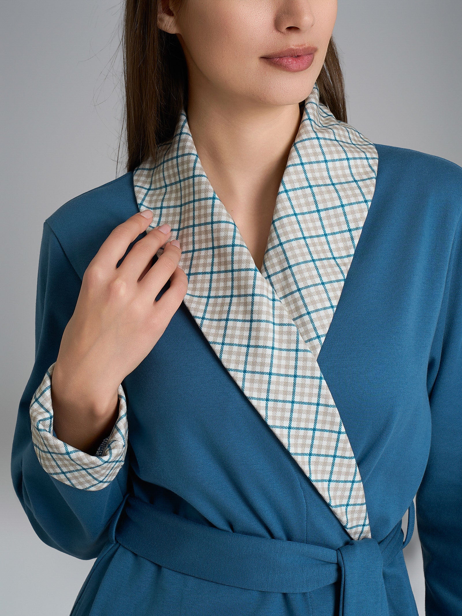 Vestaglia con cintura in Interlock di cotone - Fant. Real Teal Tartan - Image 3