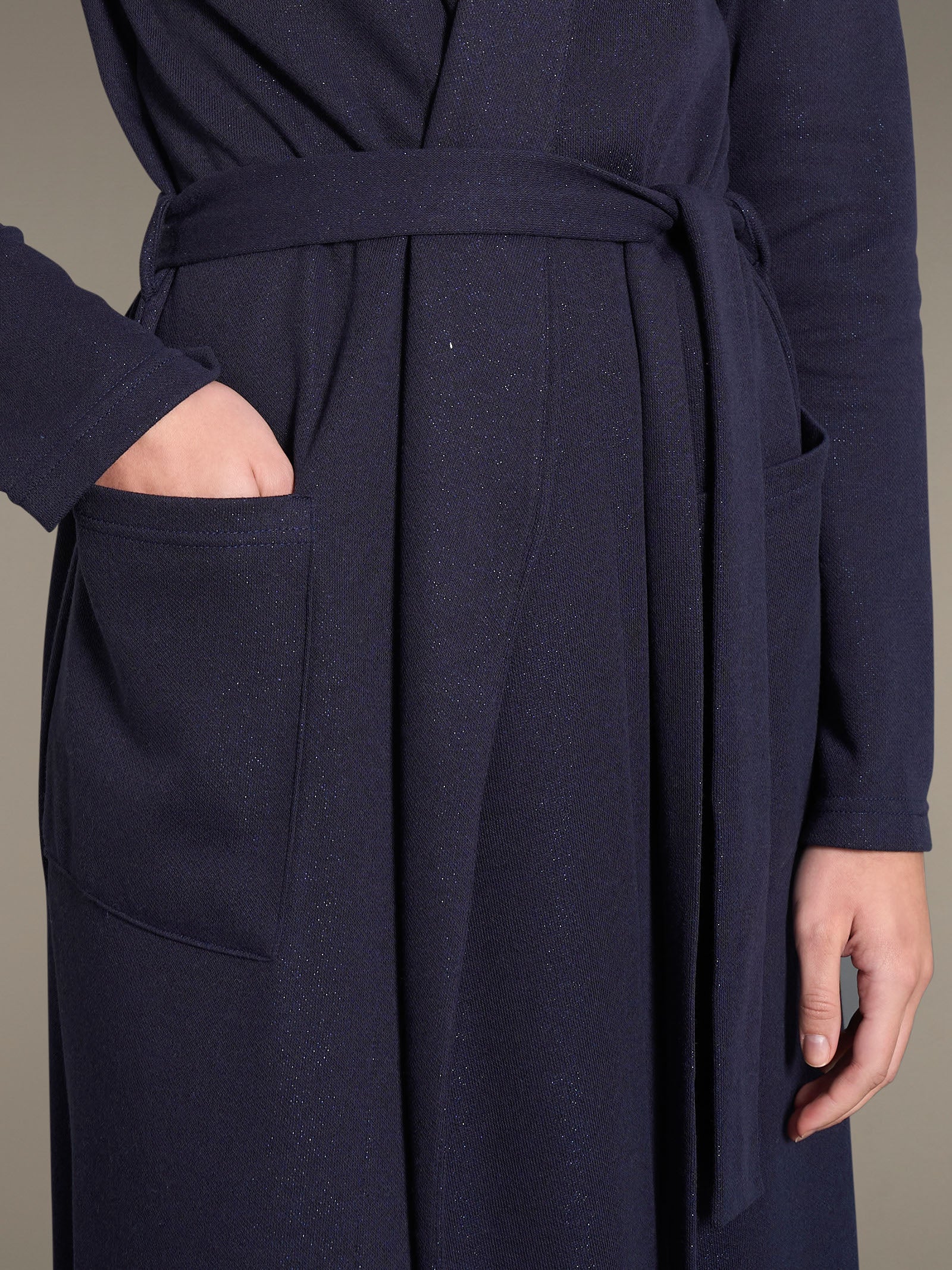 Vestaglia lunga alla caviglia in Cotton Eco Pile e Lurex - Tenebre - Image 3